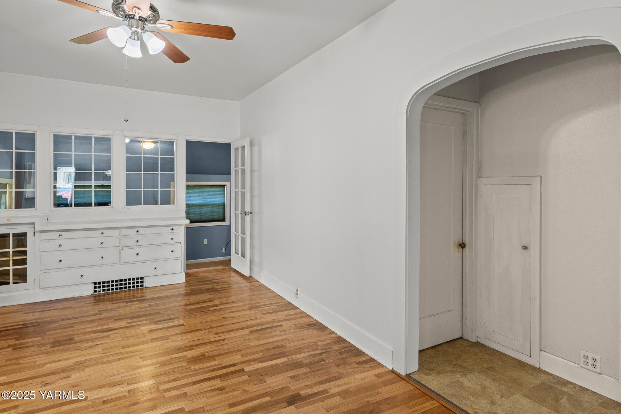 318 S 13th Ave