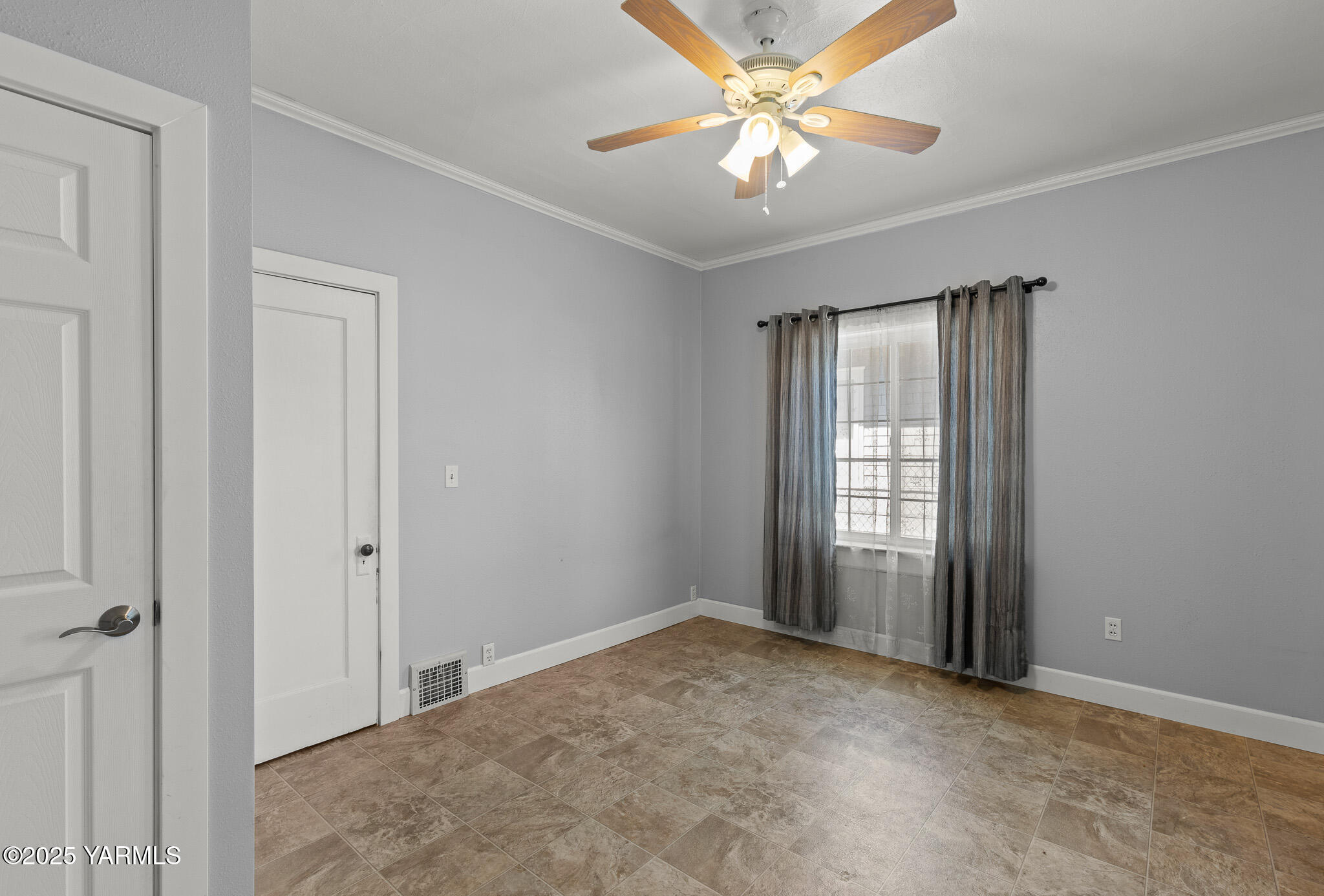 318 S 13th Ave
