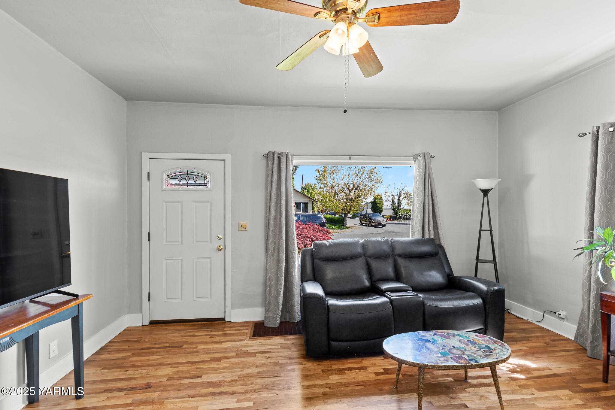 318 S 13th Ave