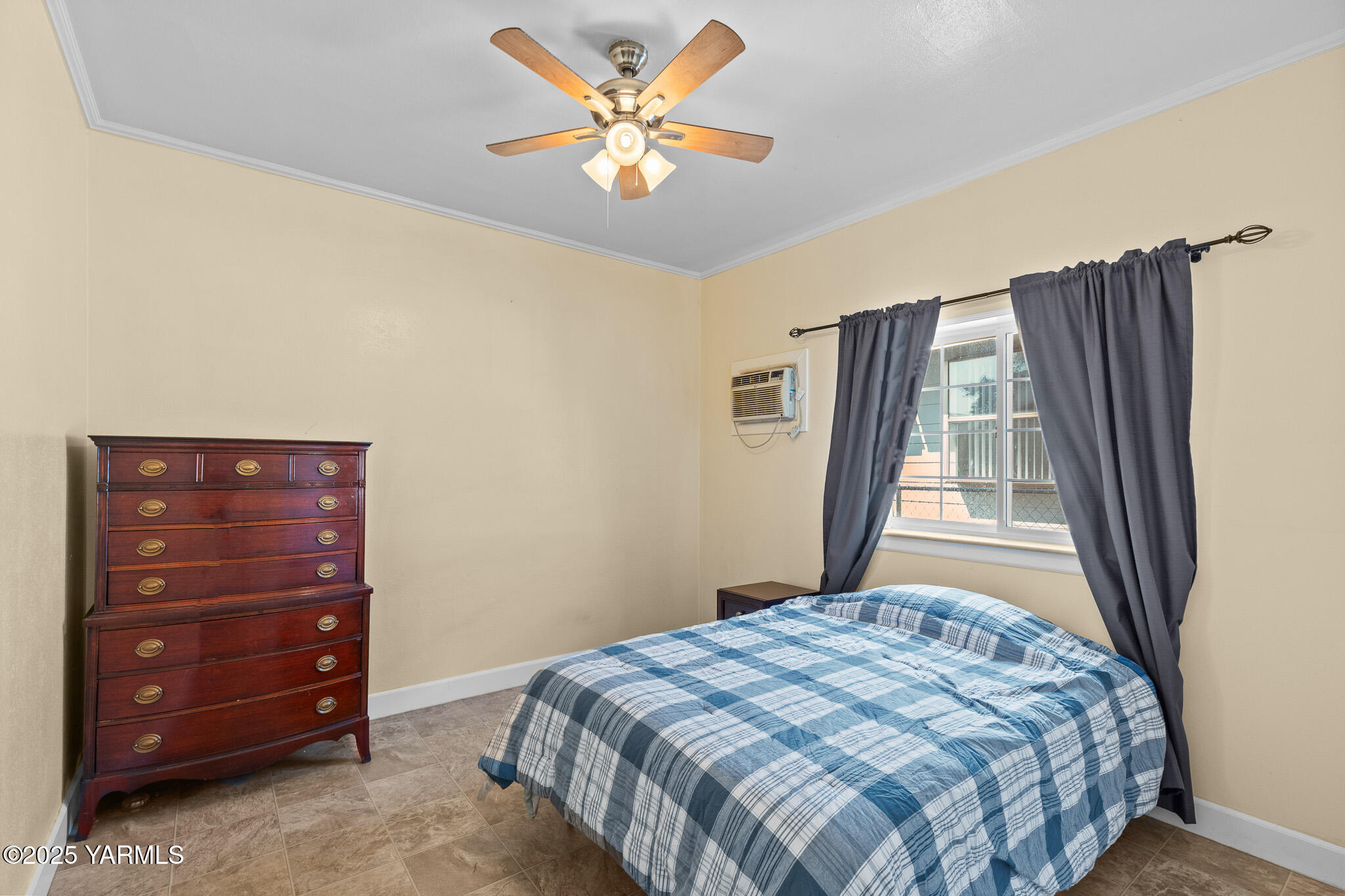 318 S 13th Ave