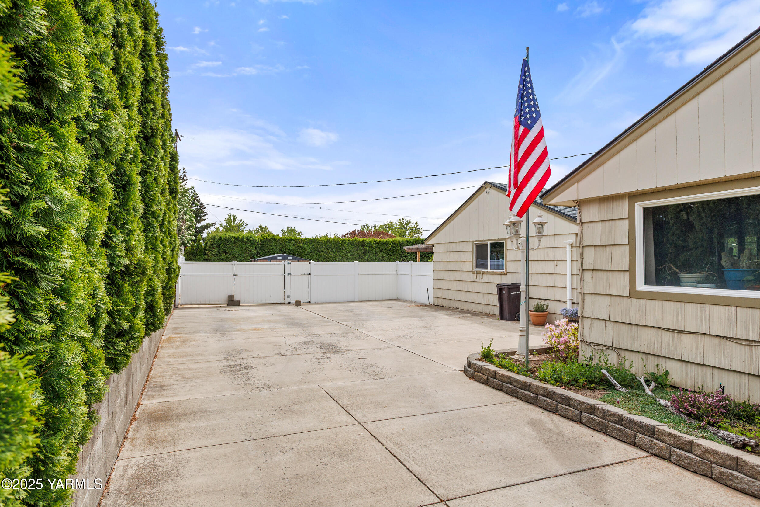 4404 Benjamin Dr