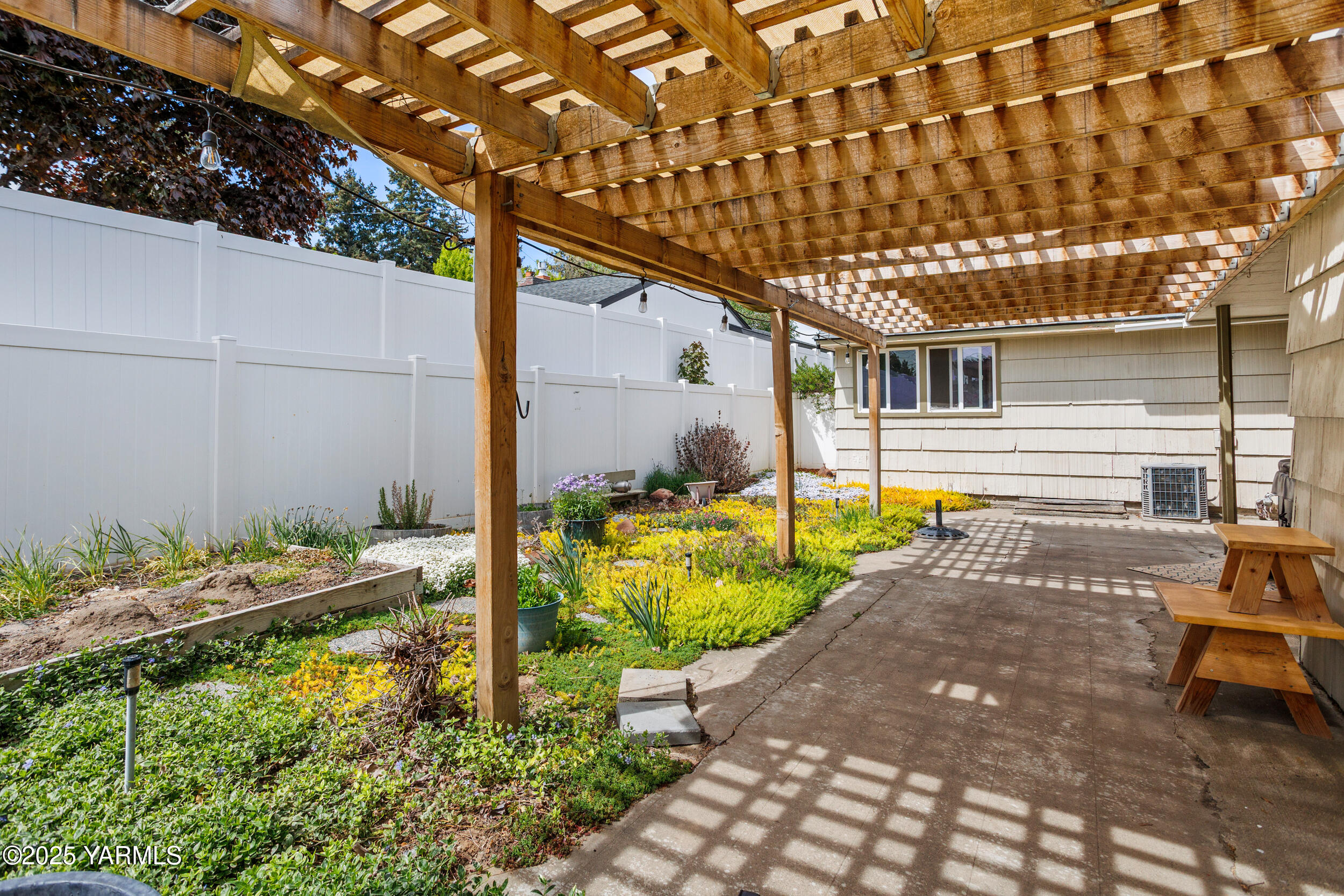 4404 Benjamin Dr