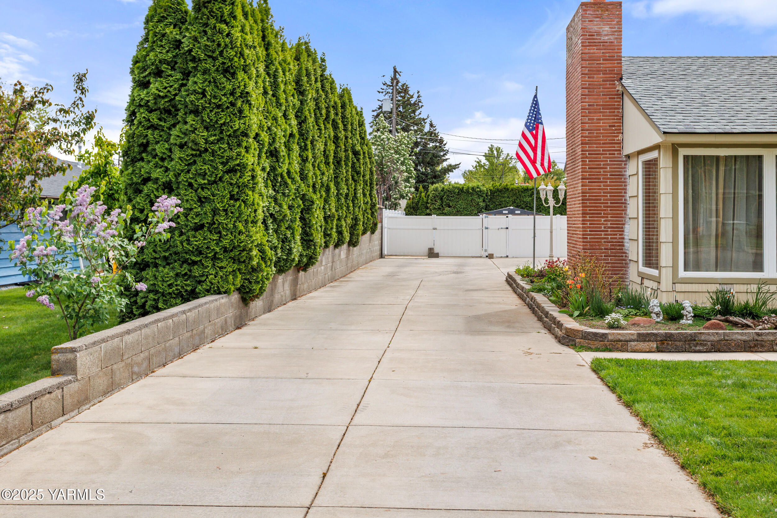 4404 Benjamin Dr