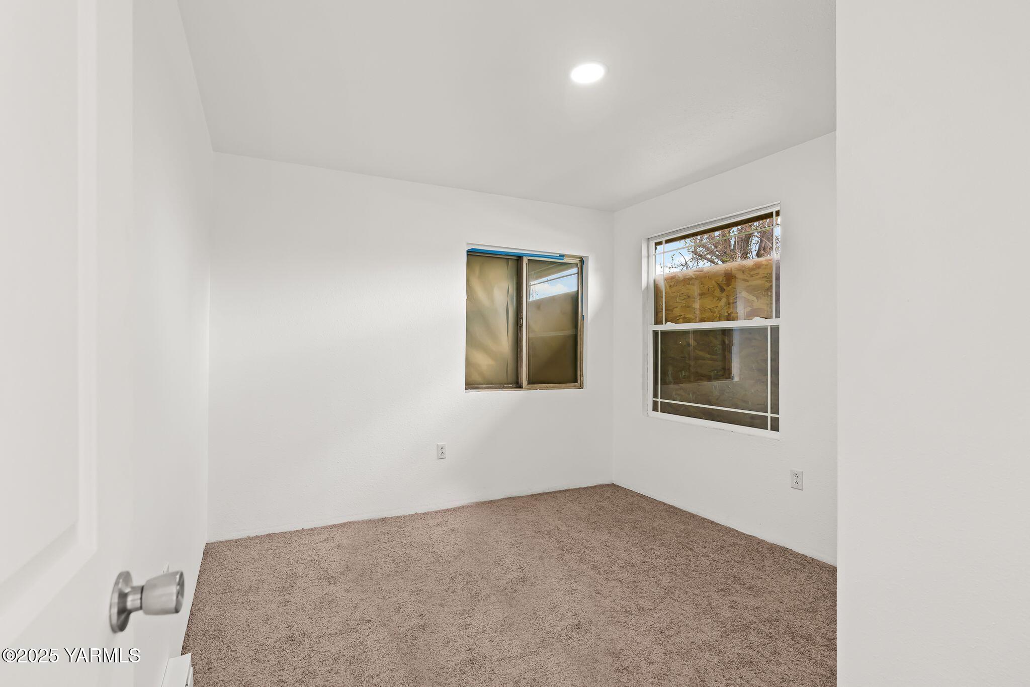 810 S 6th Ave