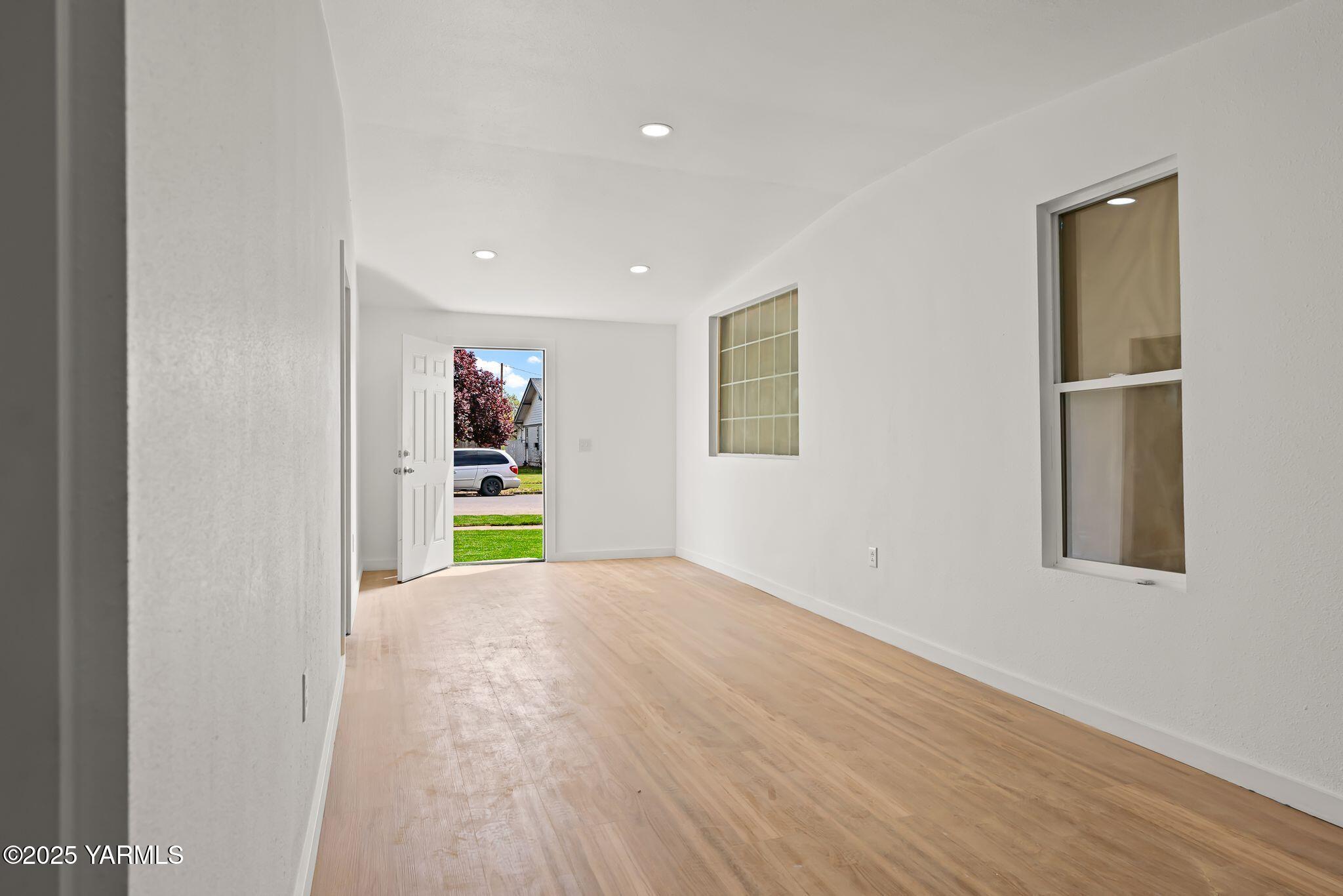 810 S 6th Ave