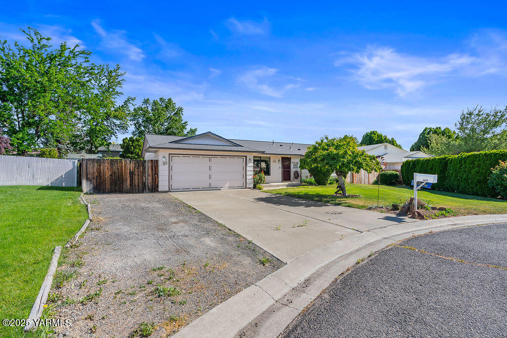 2605 Loren Ct