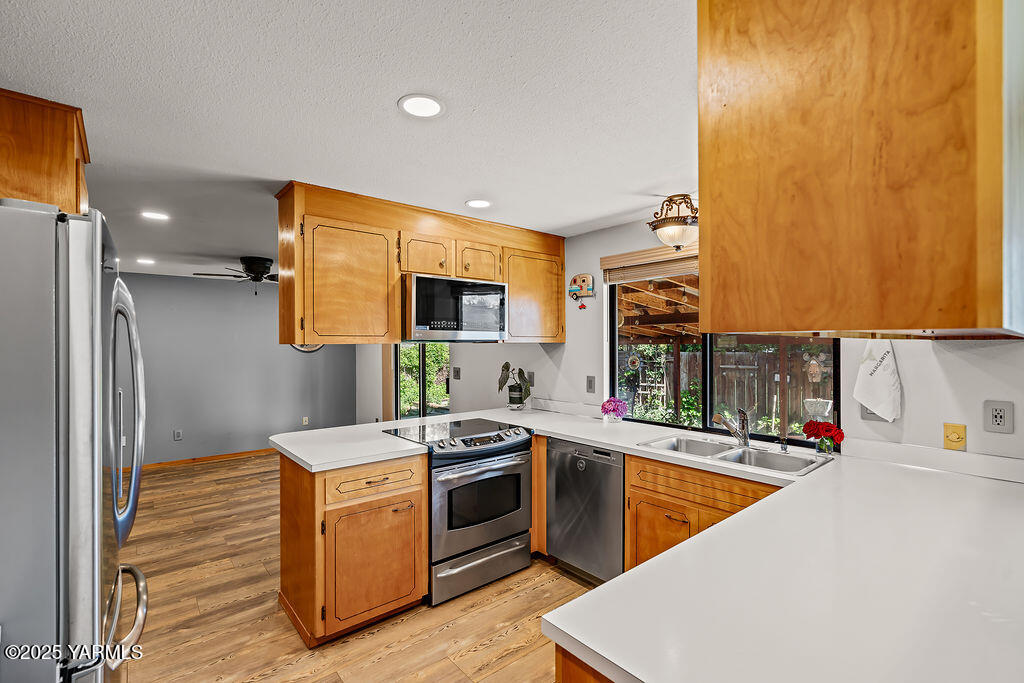 2605 Loren Ct