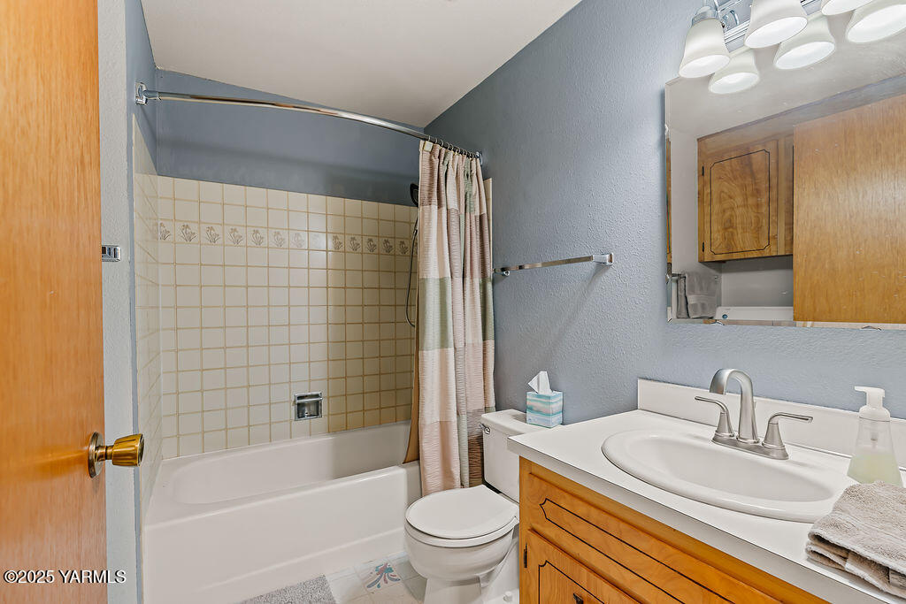 2605 Loren Ct