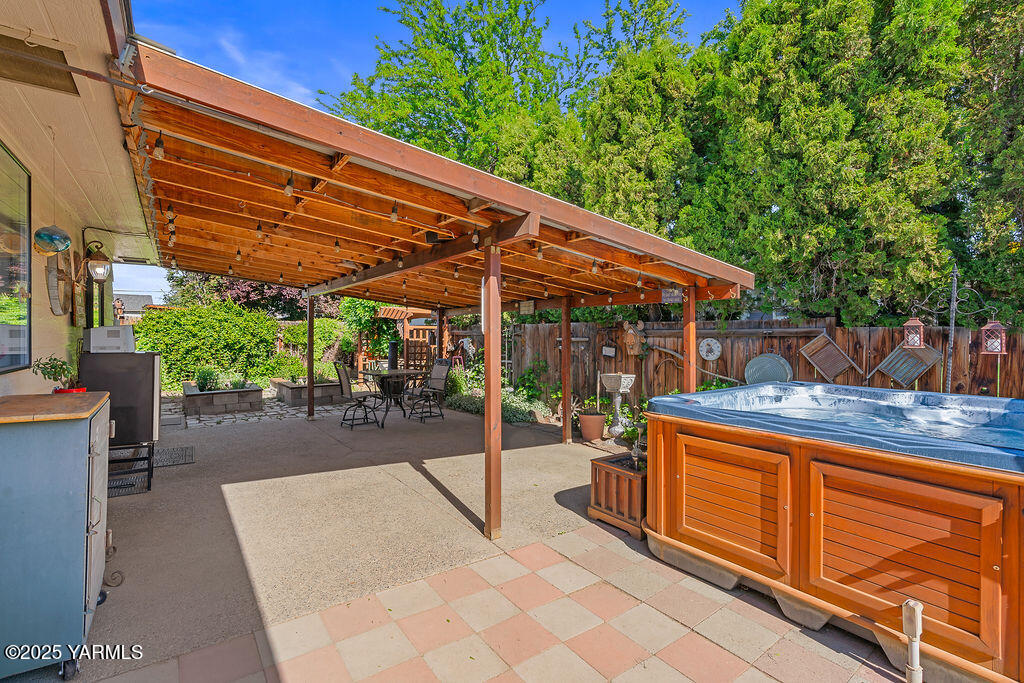 2605 Loren Ct