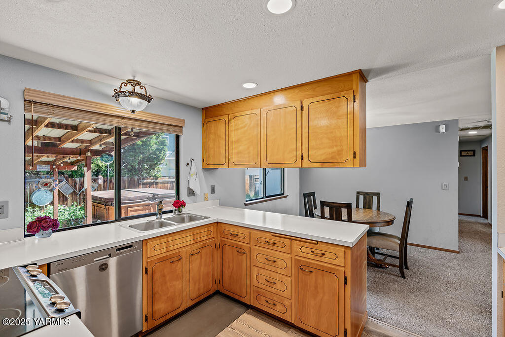 2605 Loren Ct