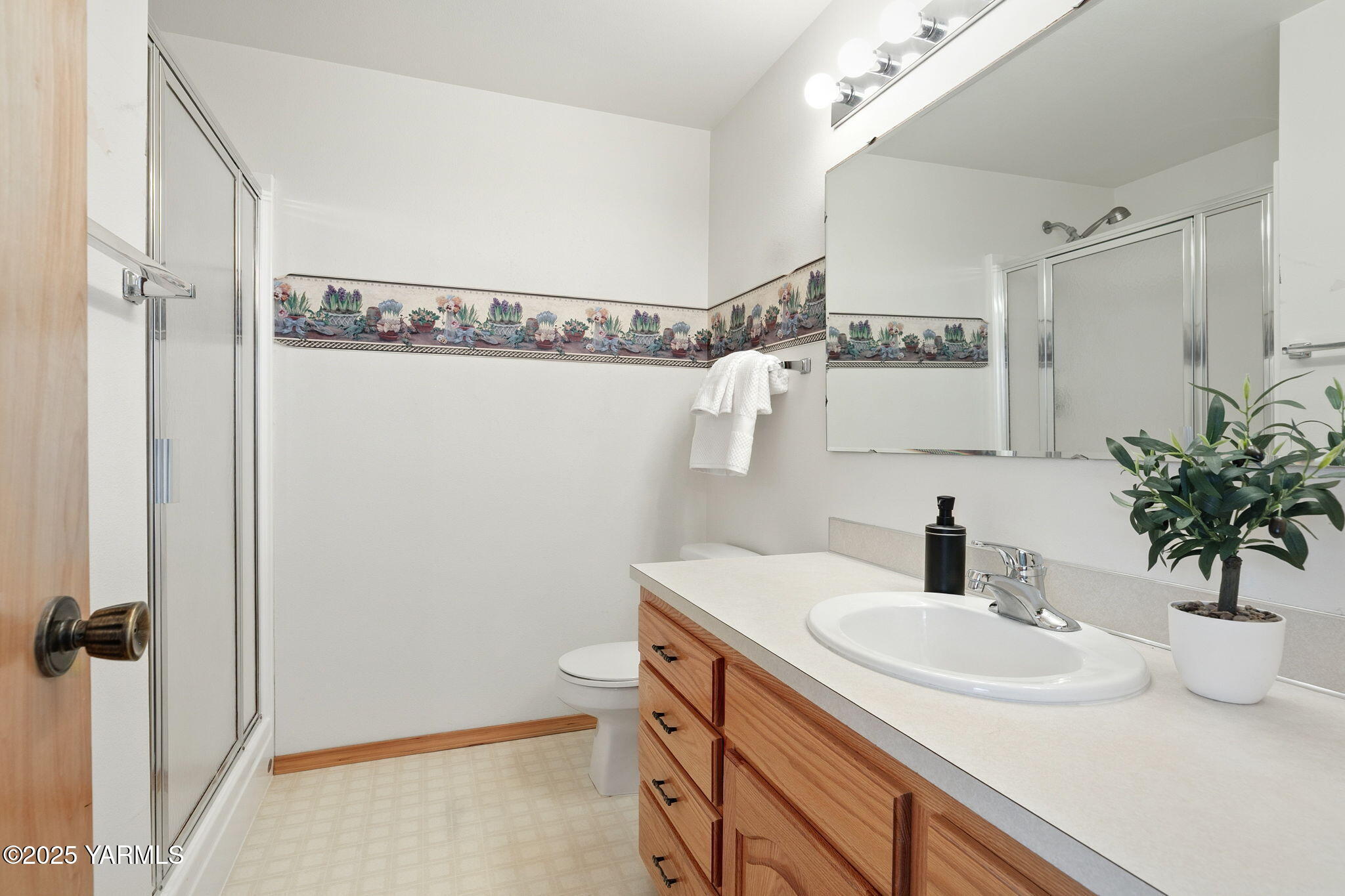 210 S 82nd Ave