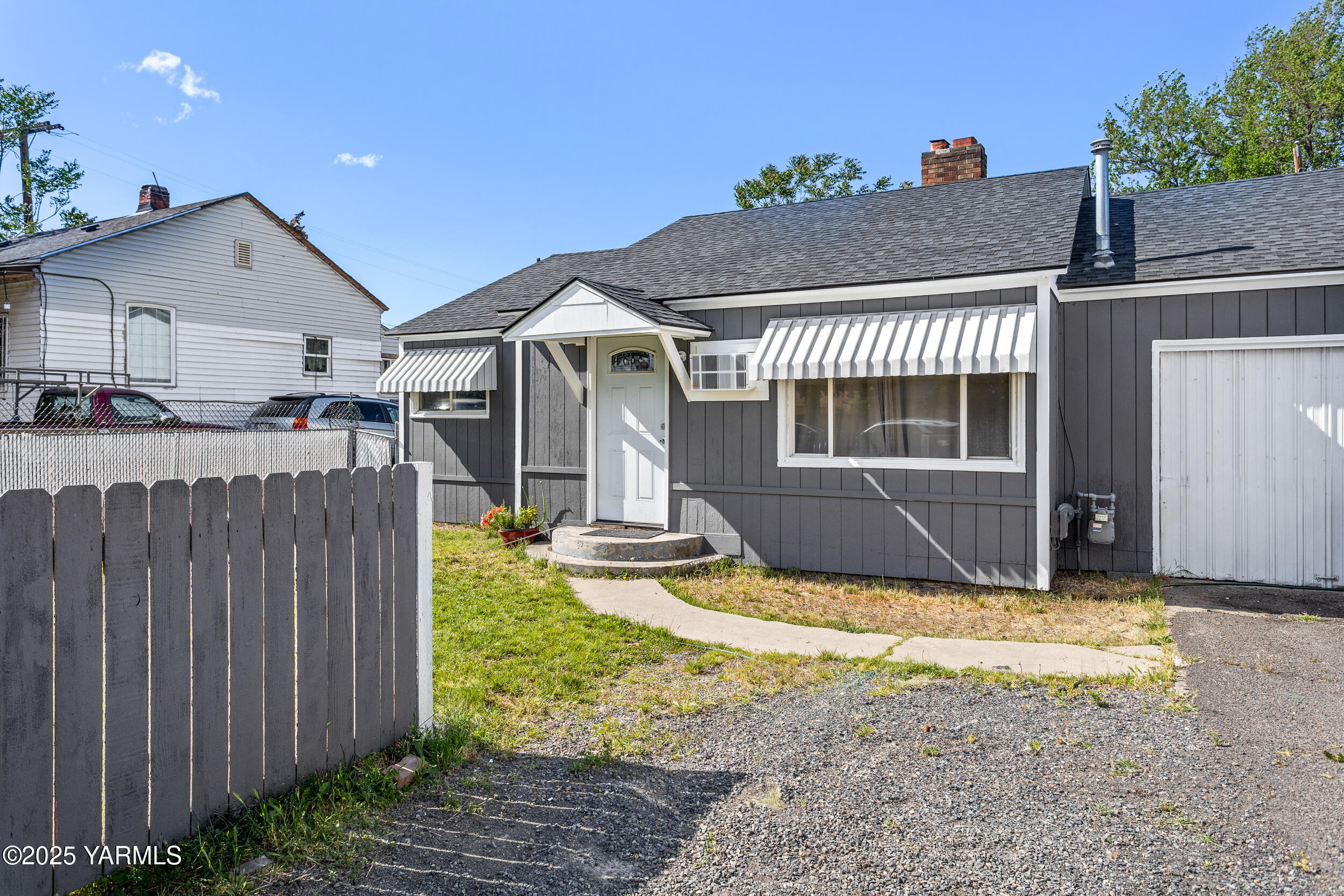 1523 Roosevelt Ave