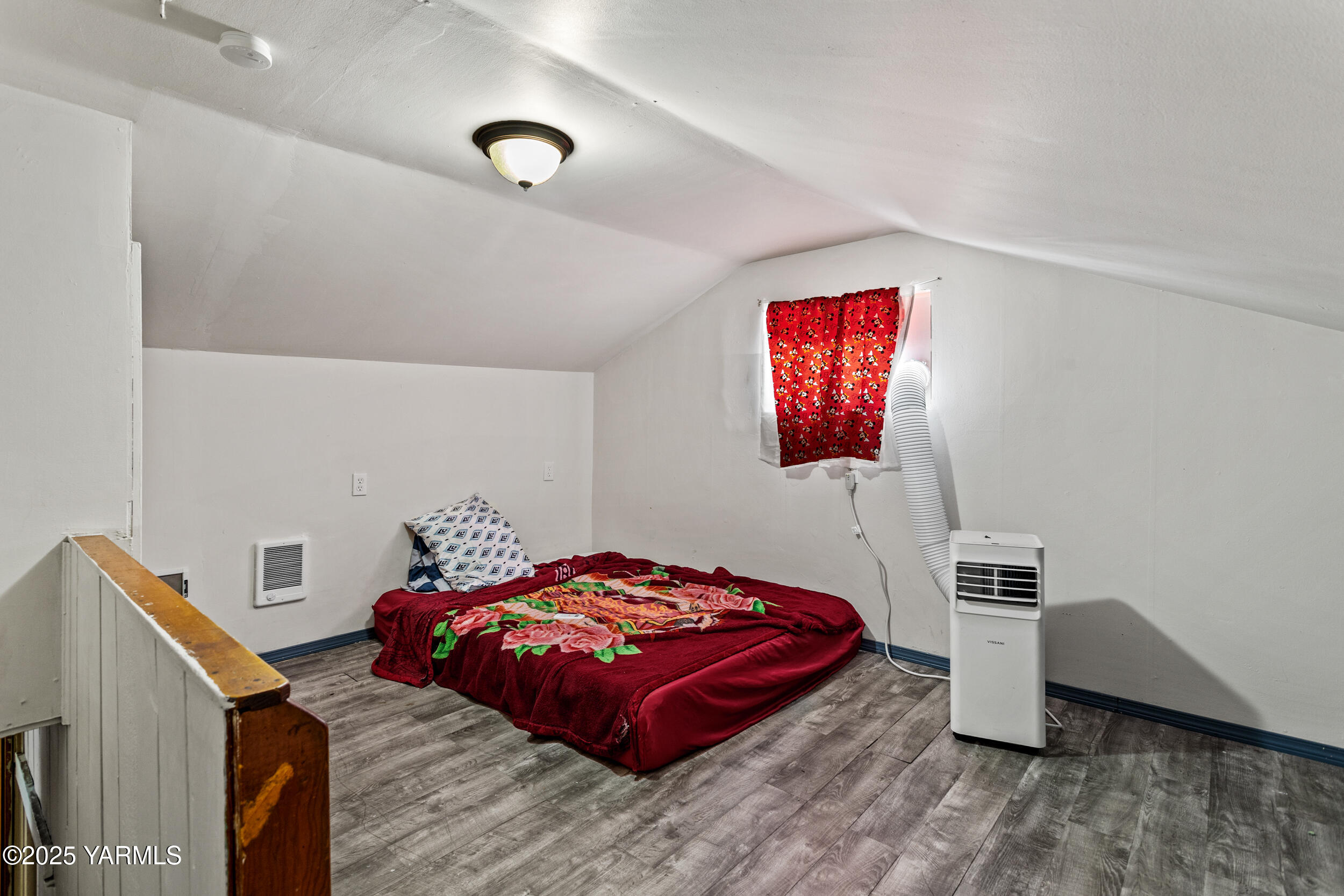 1523 Roosevelt Ave