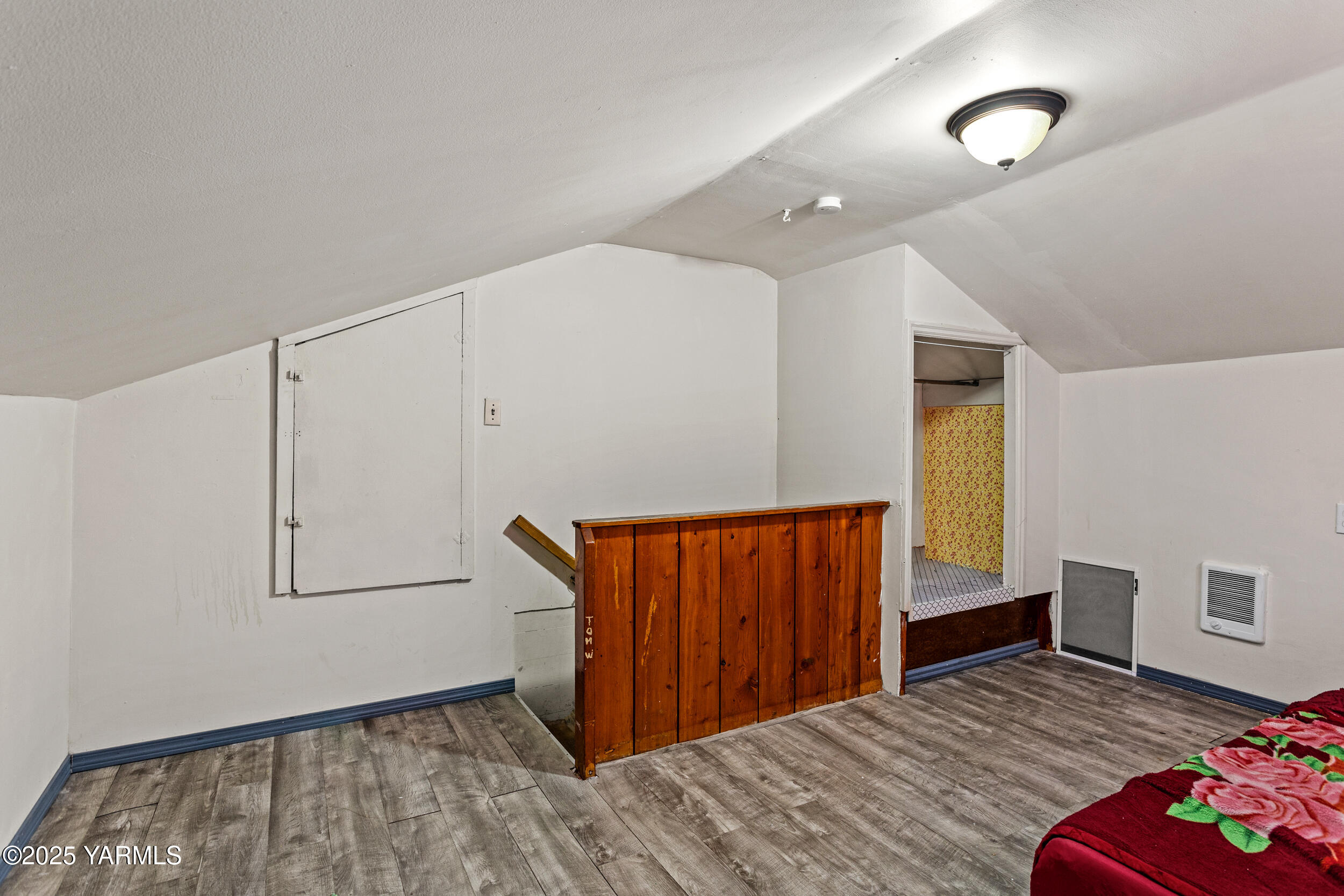 1523 Roosevelt Ave