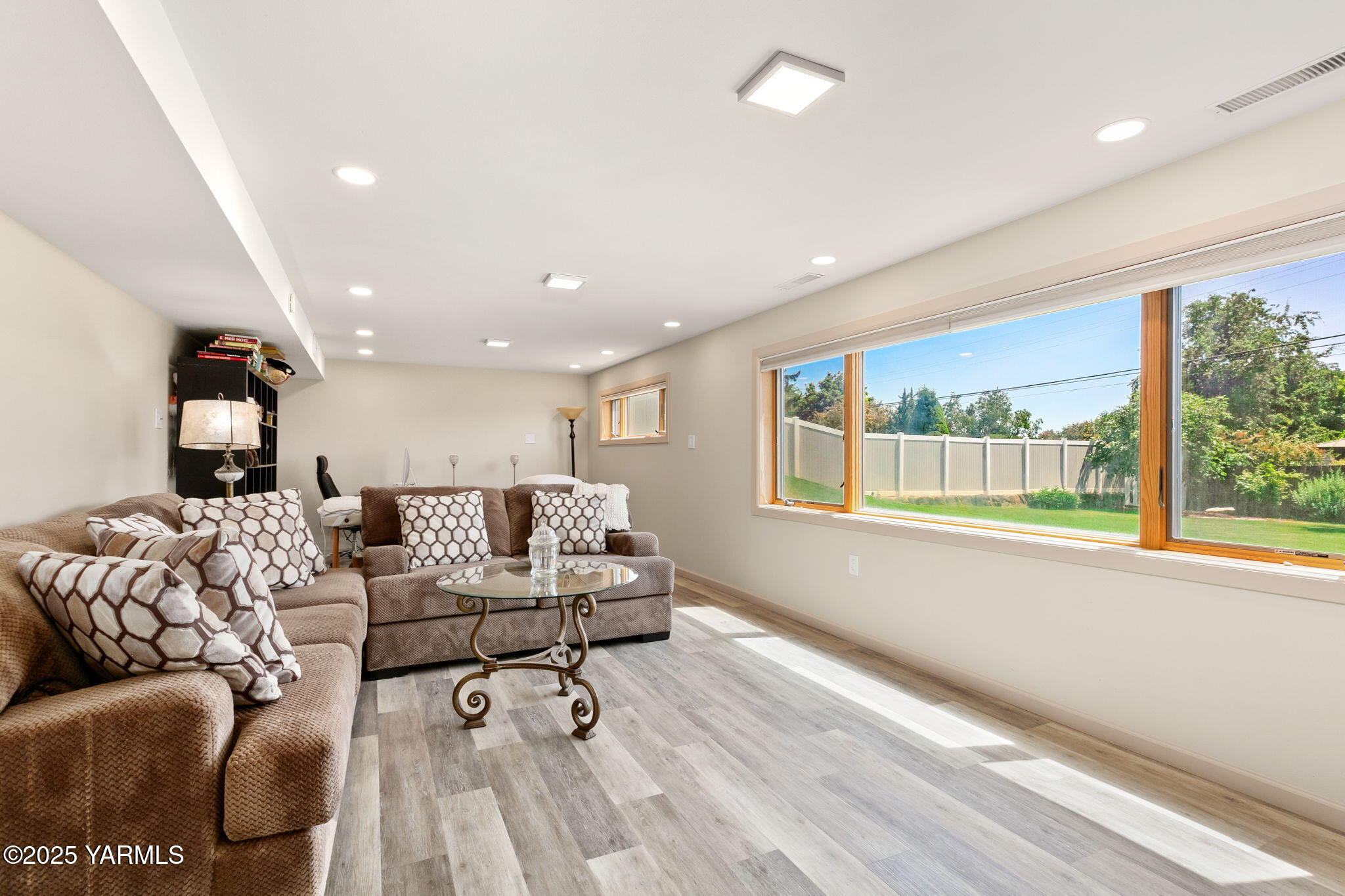 5306 Douglas Dr