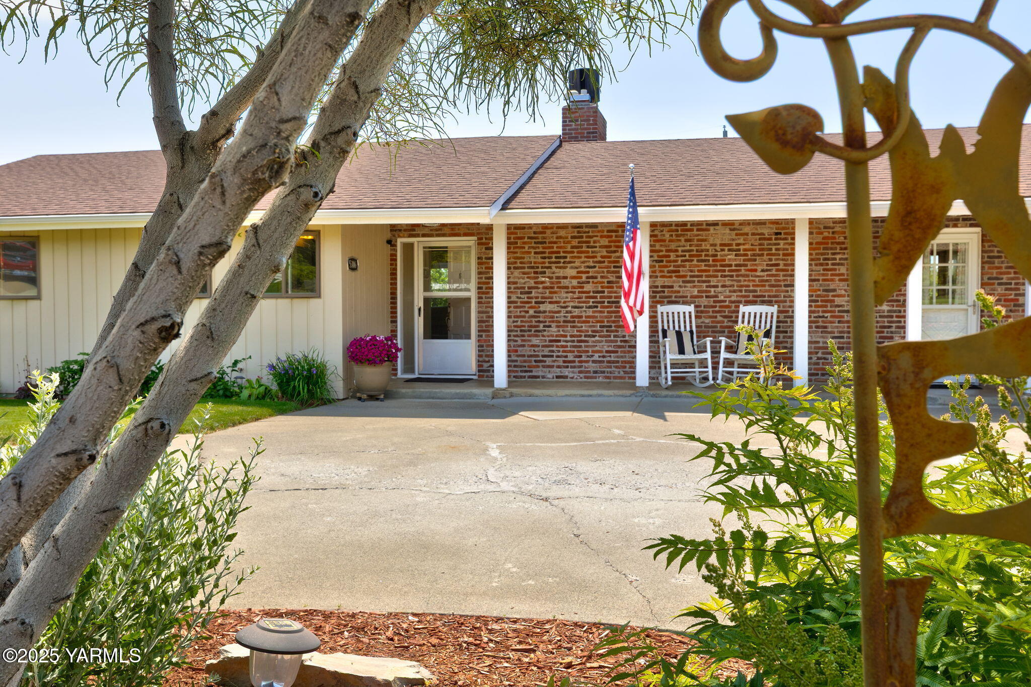5306 Douglas Dr