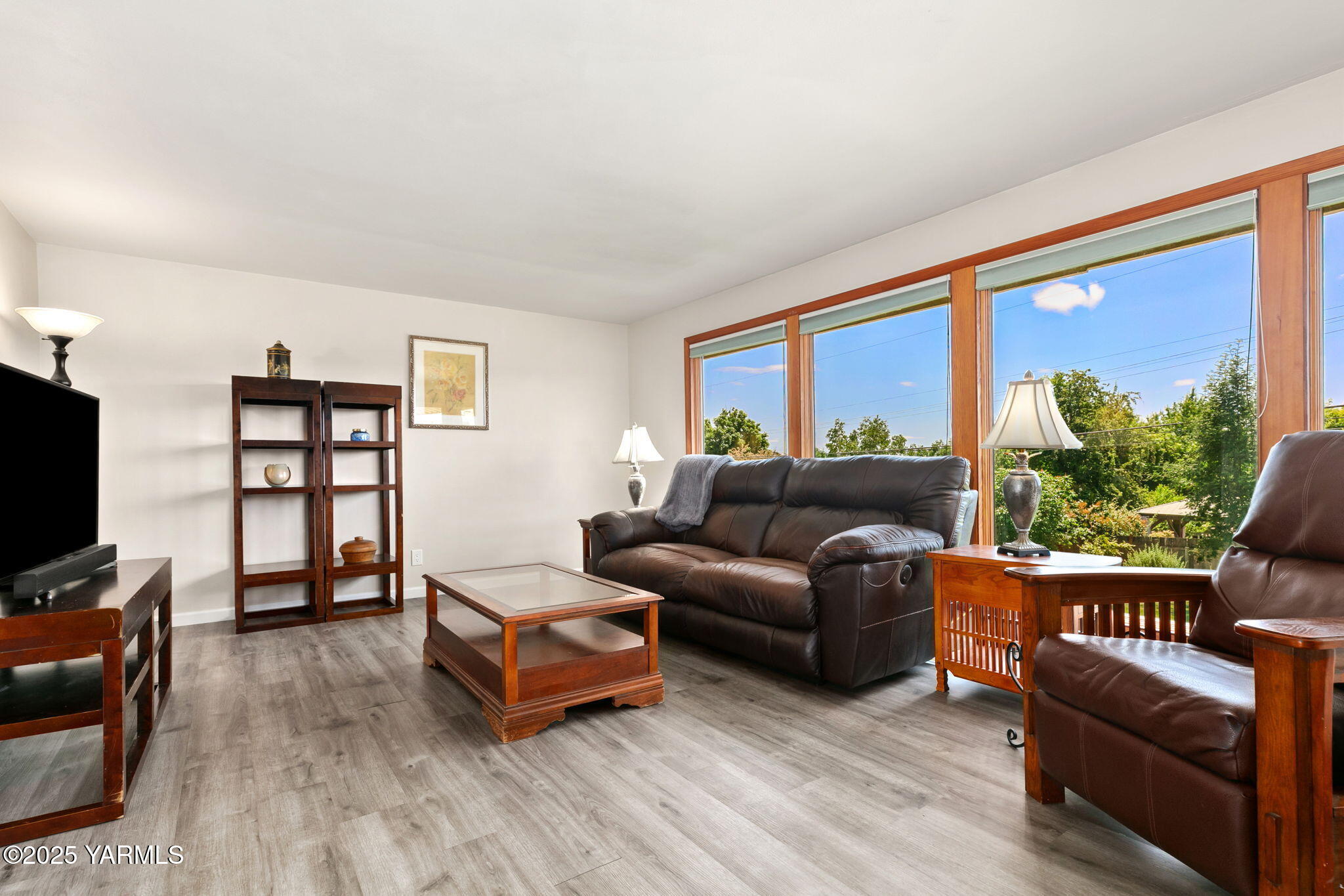 5306 Douglas Dr