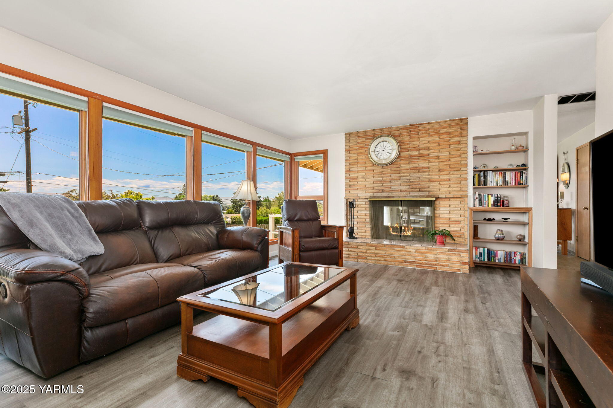 5306 Douglas Dr