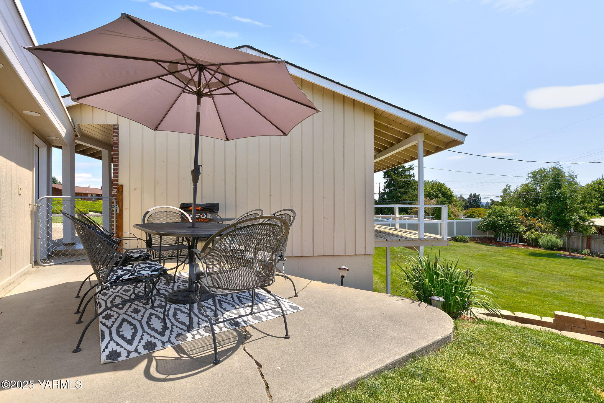 5306 Douglas Dr