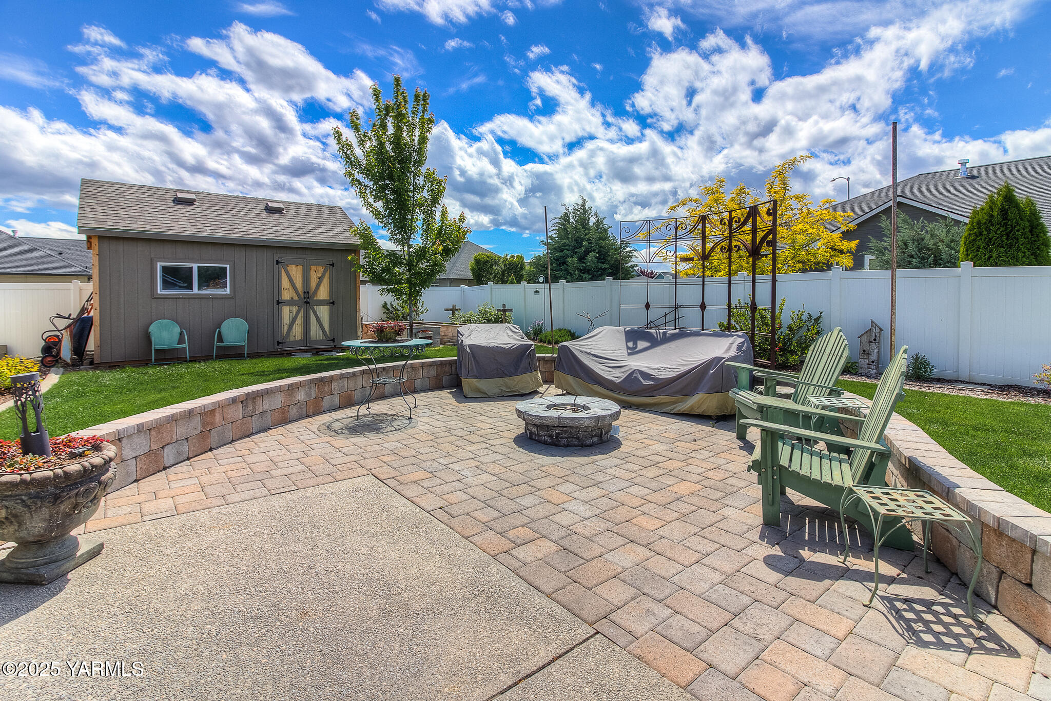 1008 S 90th Ave