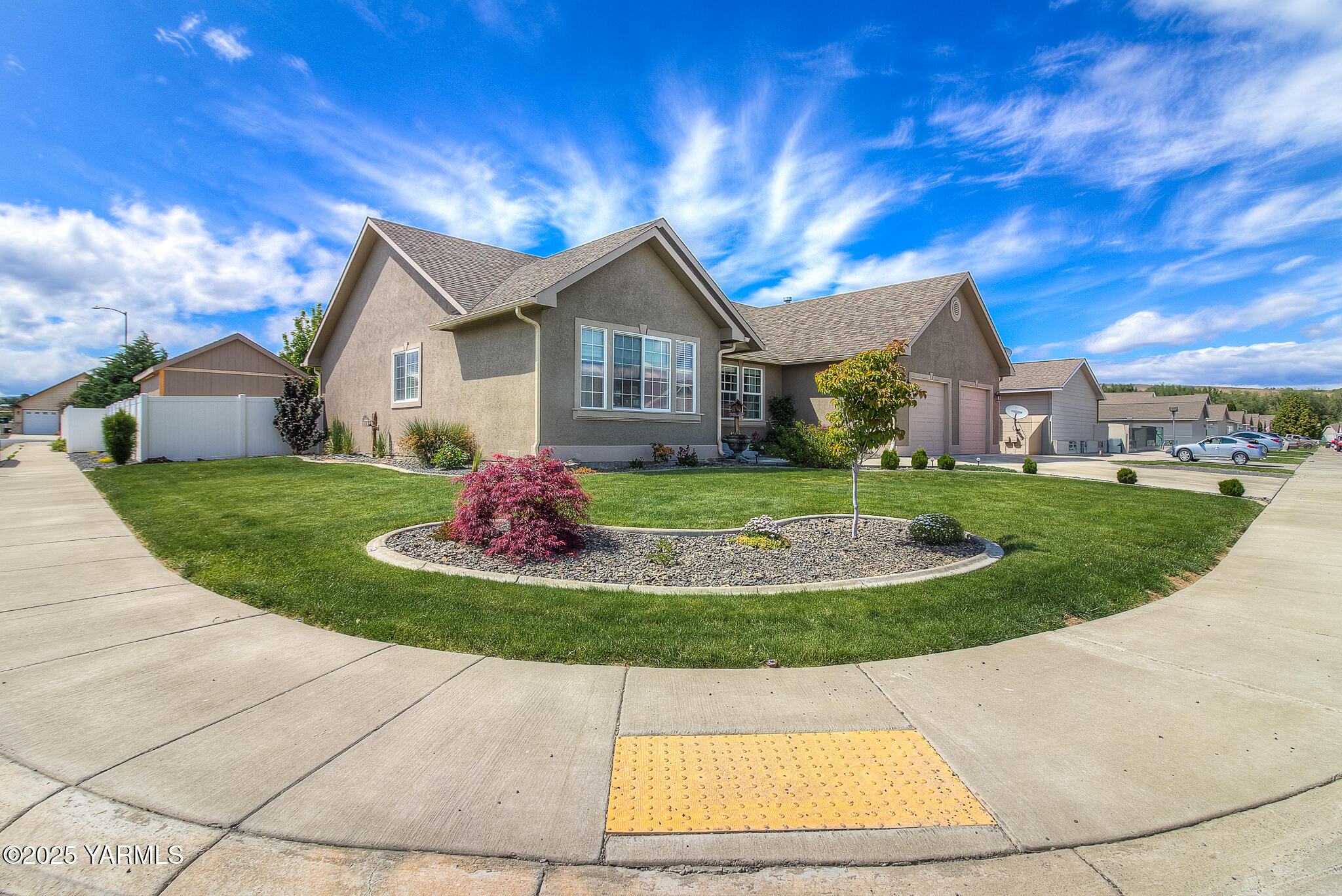 1008 S 90th Ave