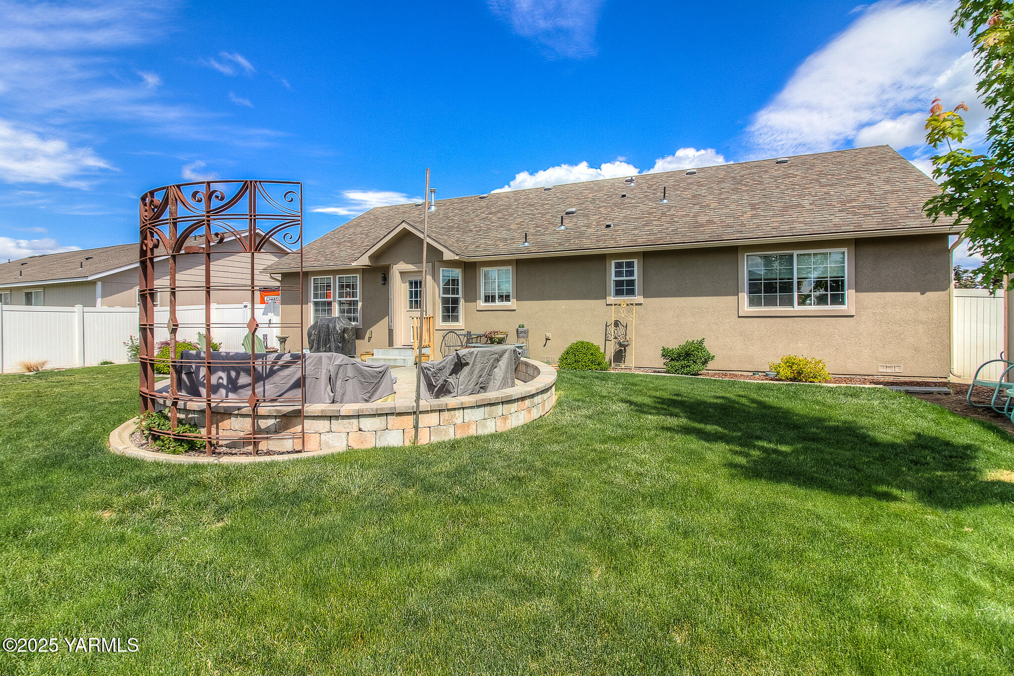 1008 S 90th Ave