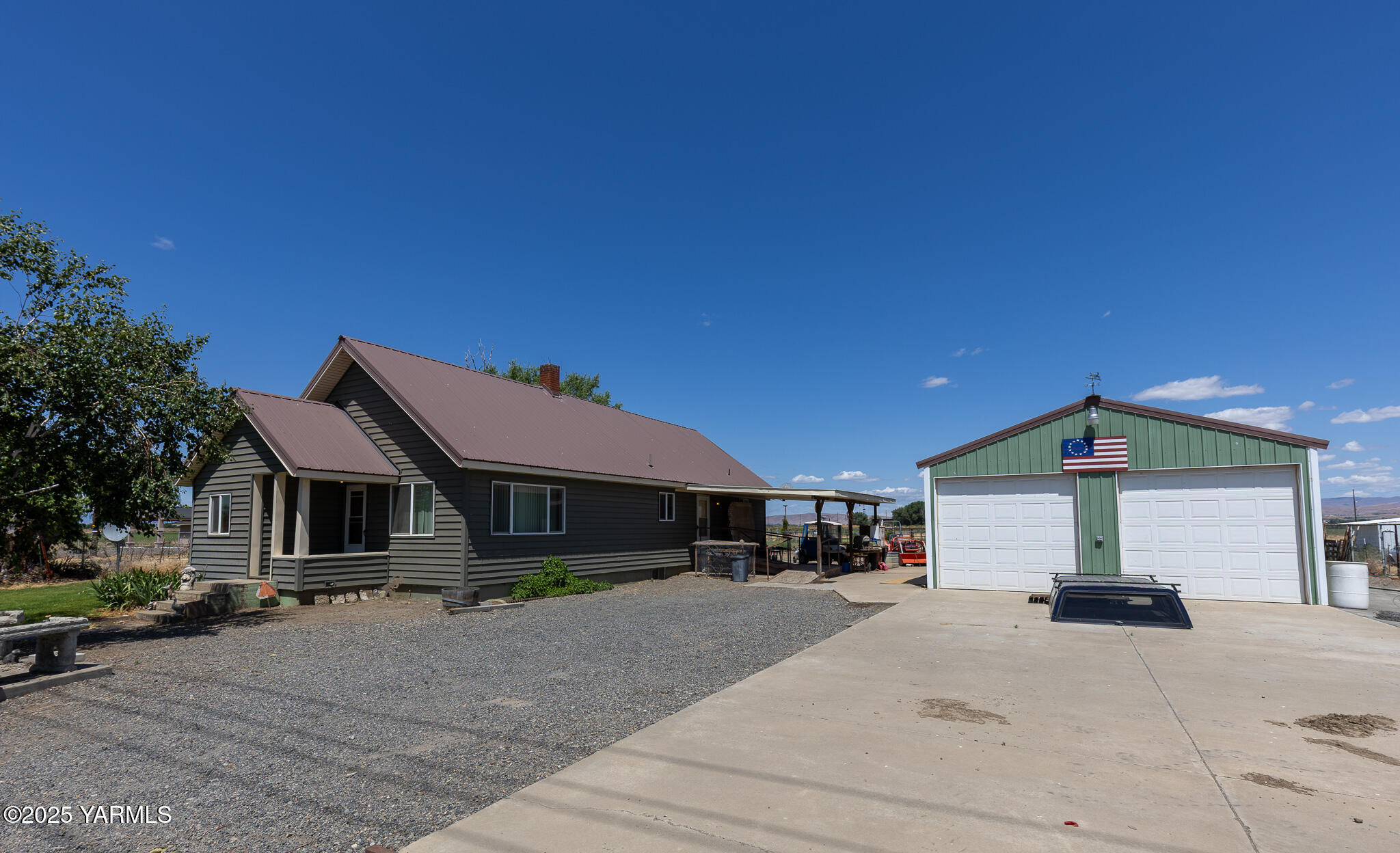 1081&1101 E McDonald Rd