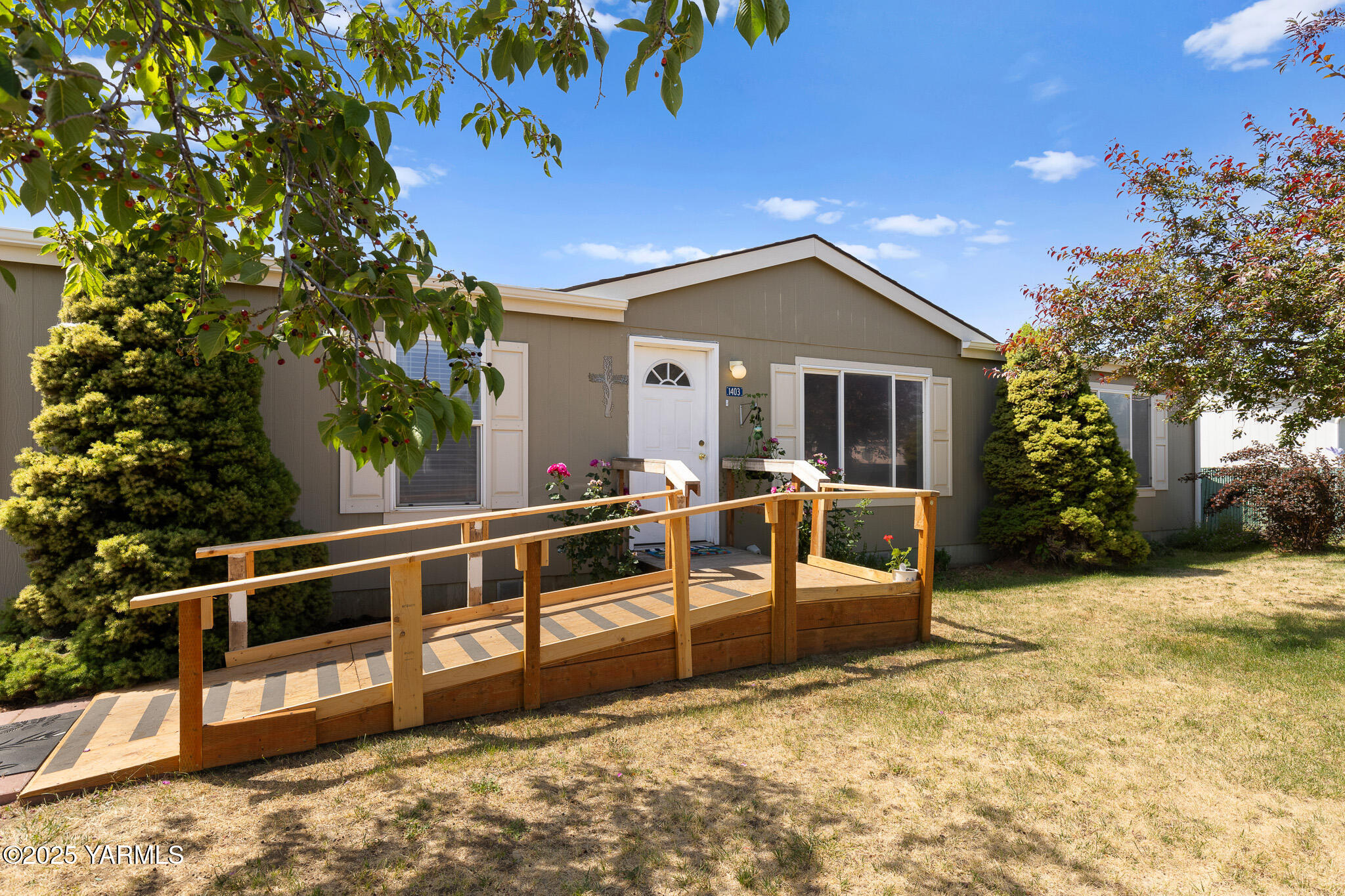 1403 Ashbrooks Way