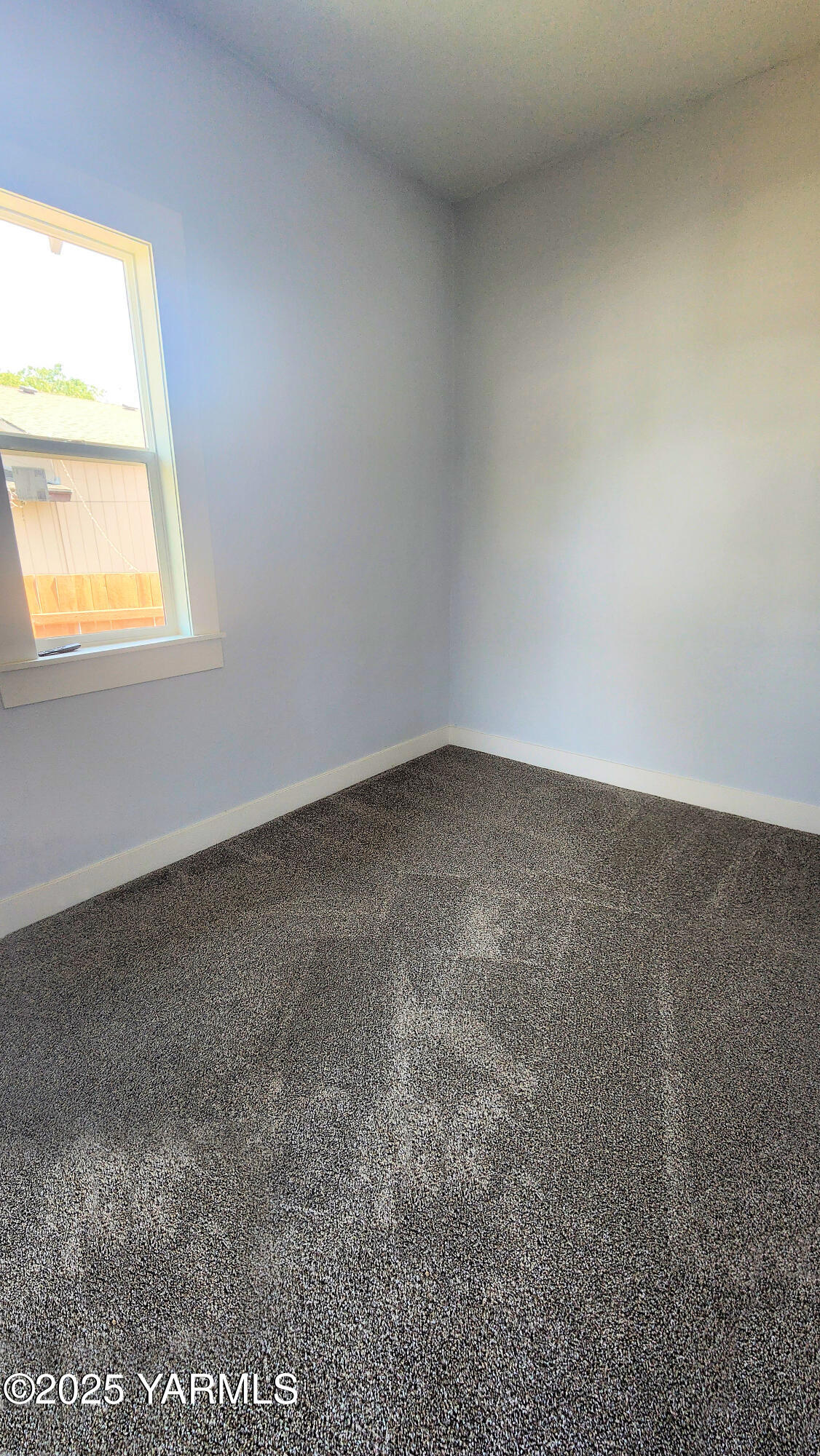 105 W B St