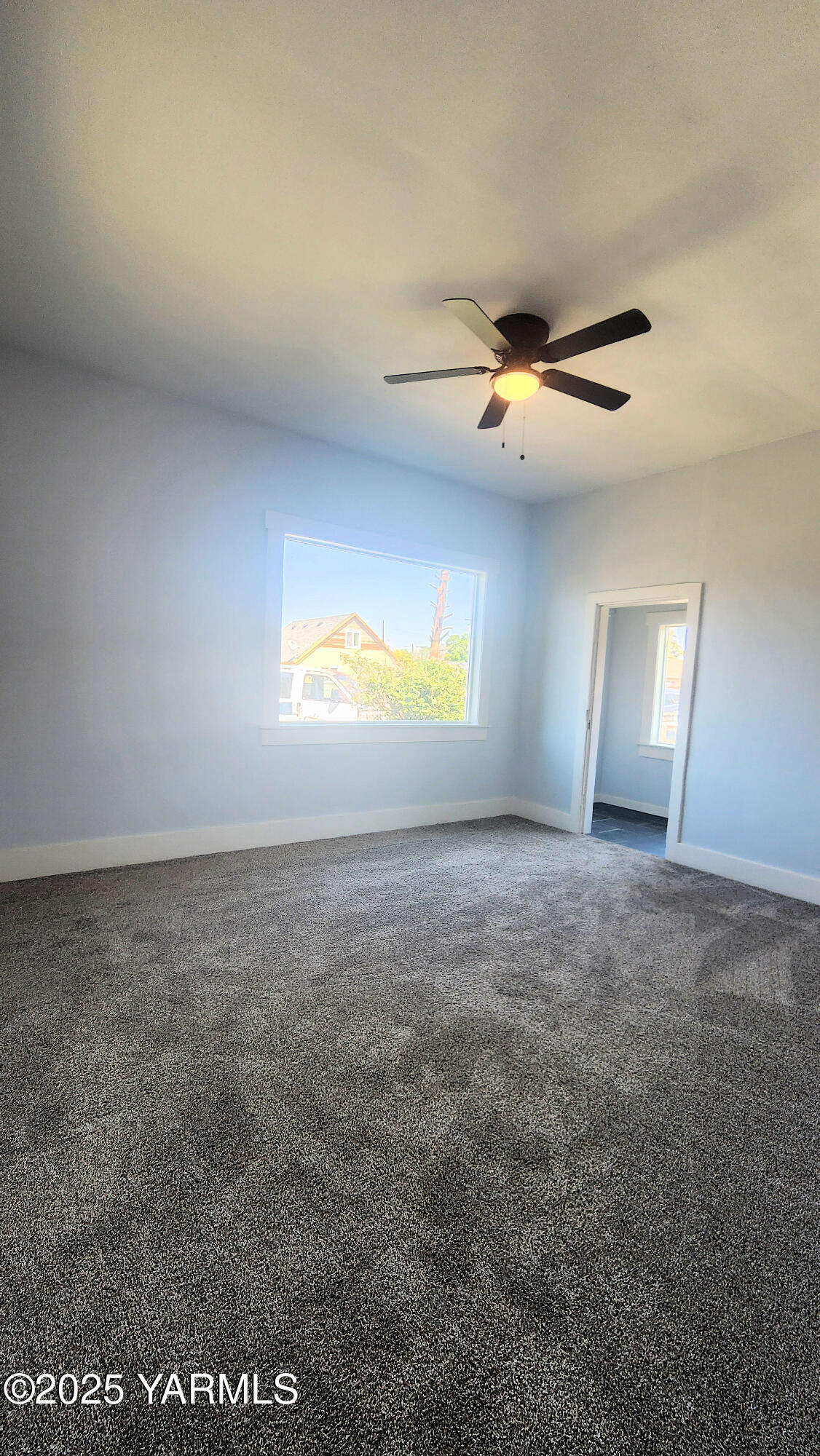 105 W B St