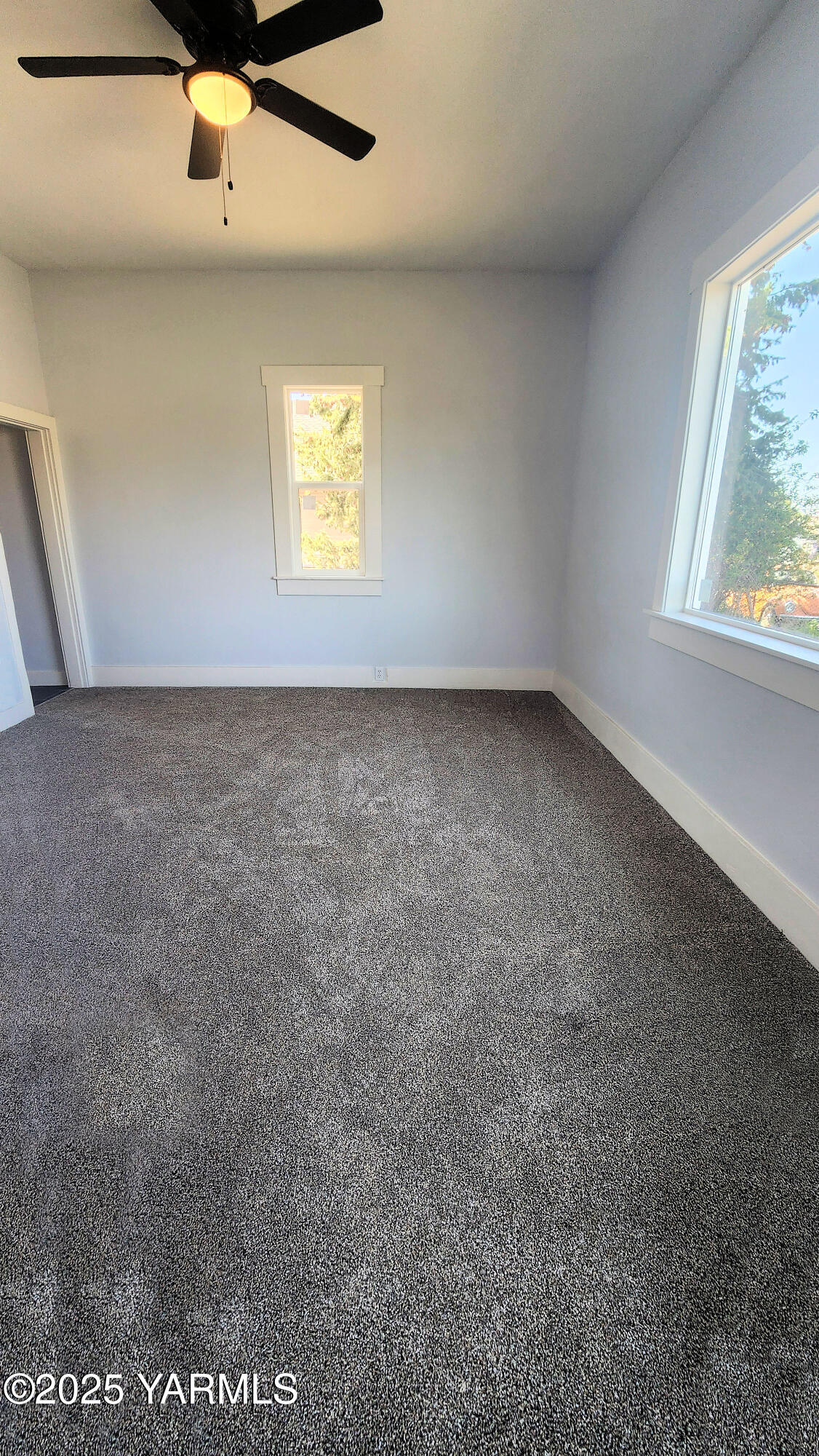 105 W B St