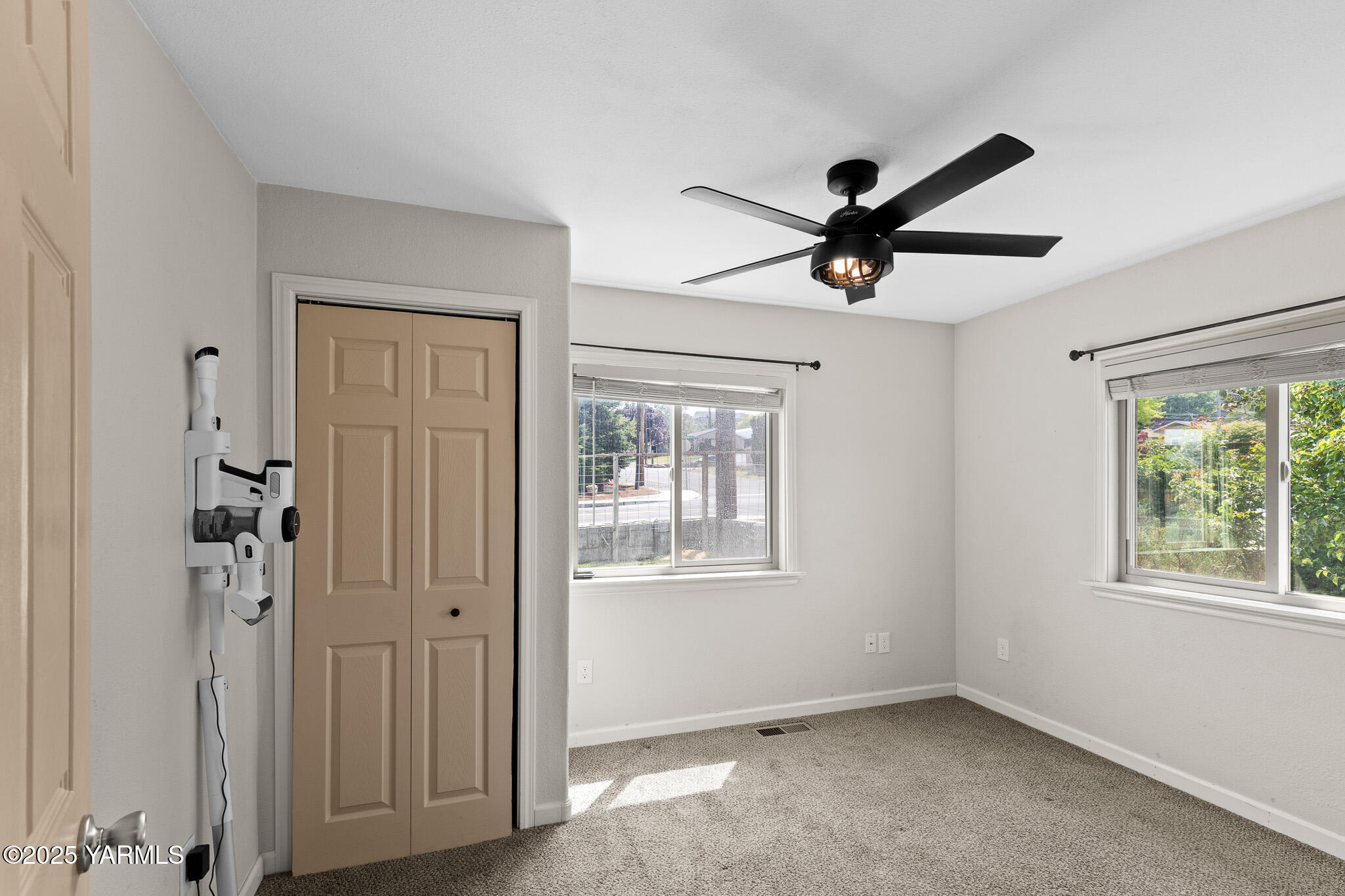 907 W Fremont Ave
