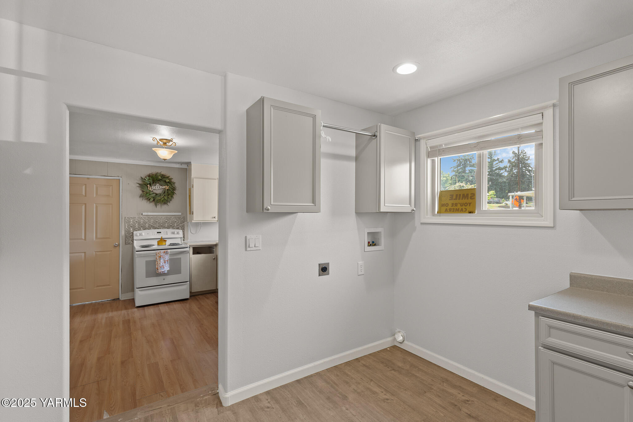 907 W Fremont Ave