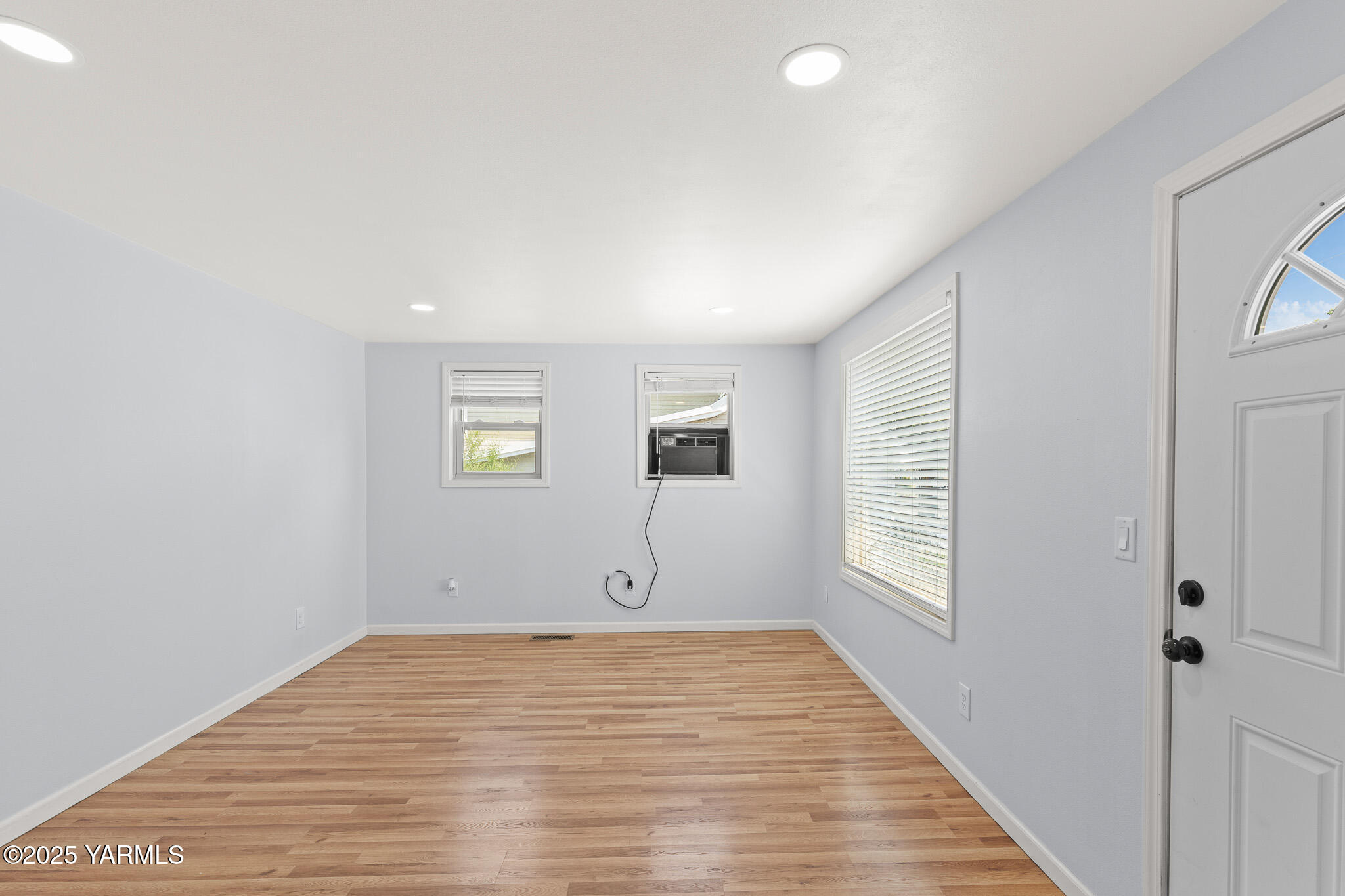 907 W Fremont Ave