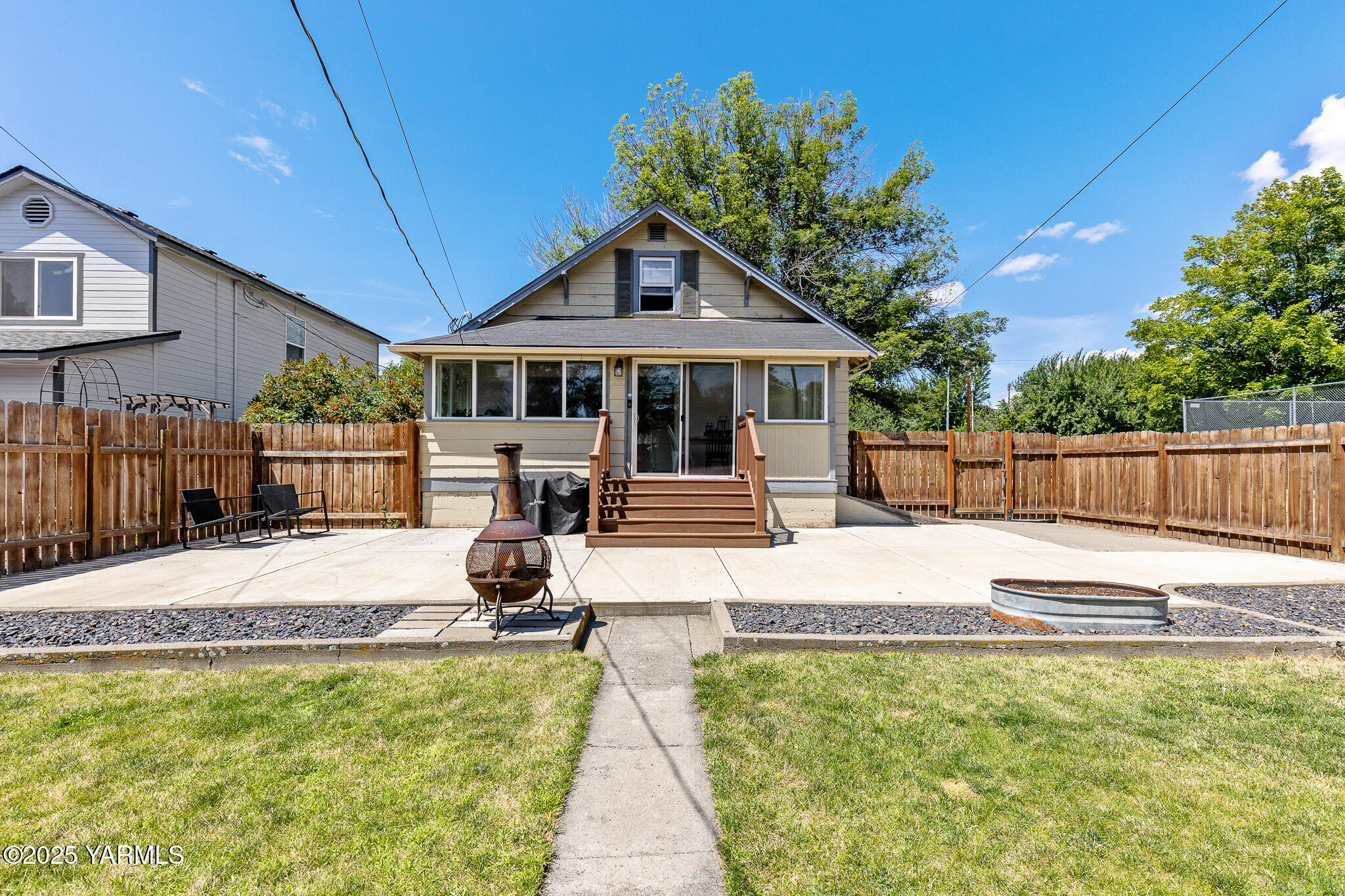 319 Naches Ave