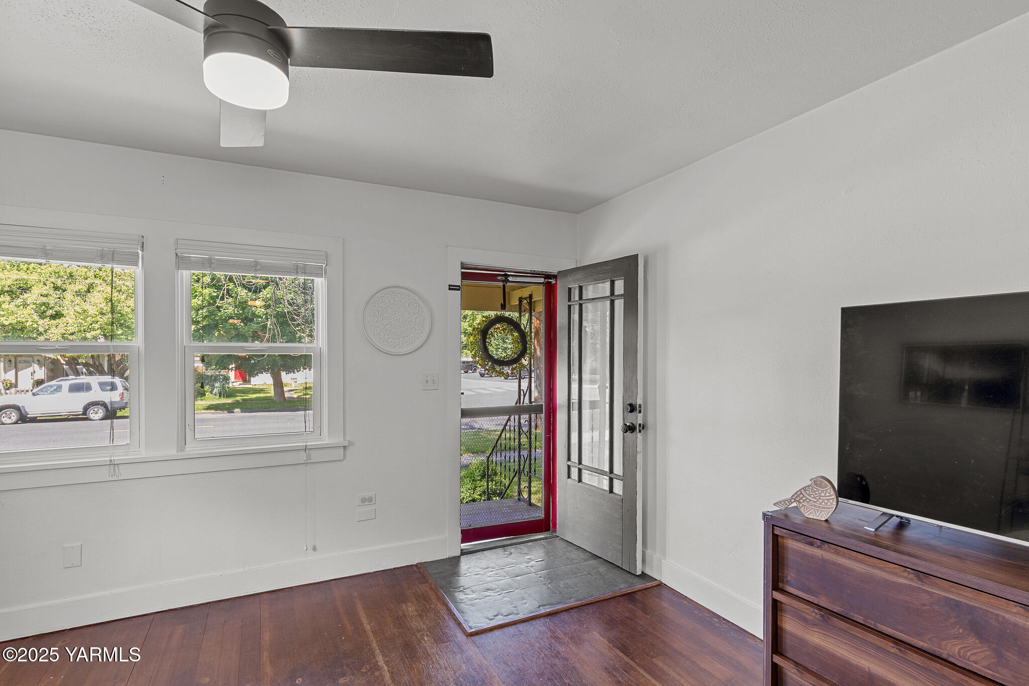 319 Naches Ave