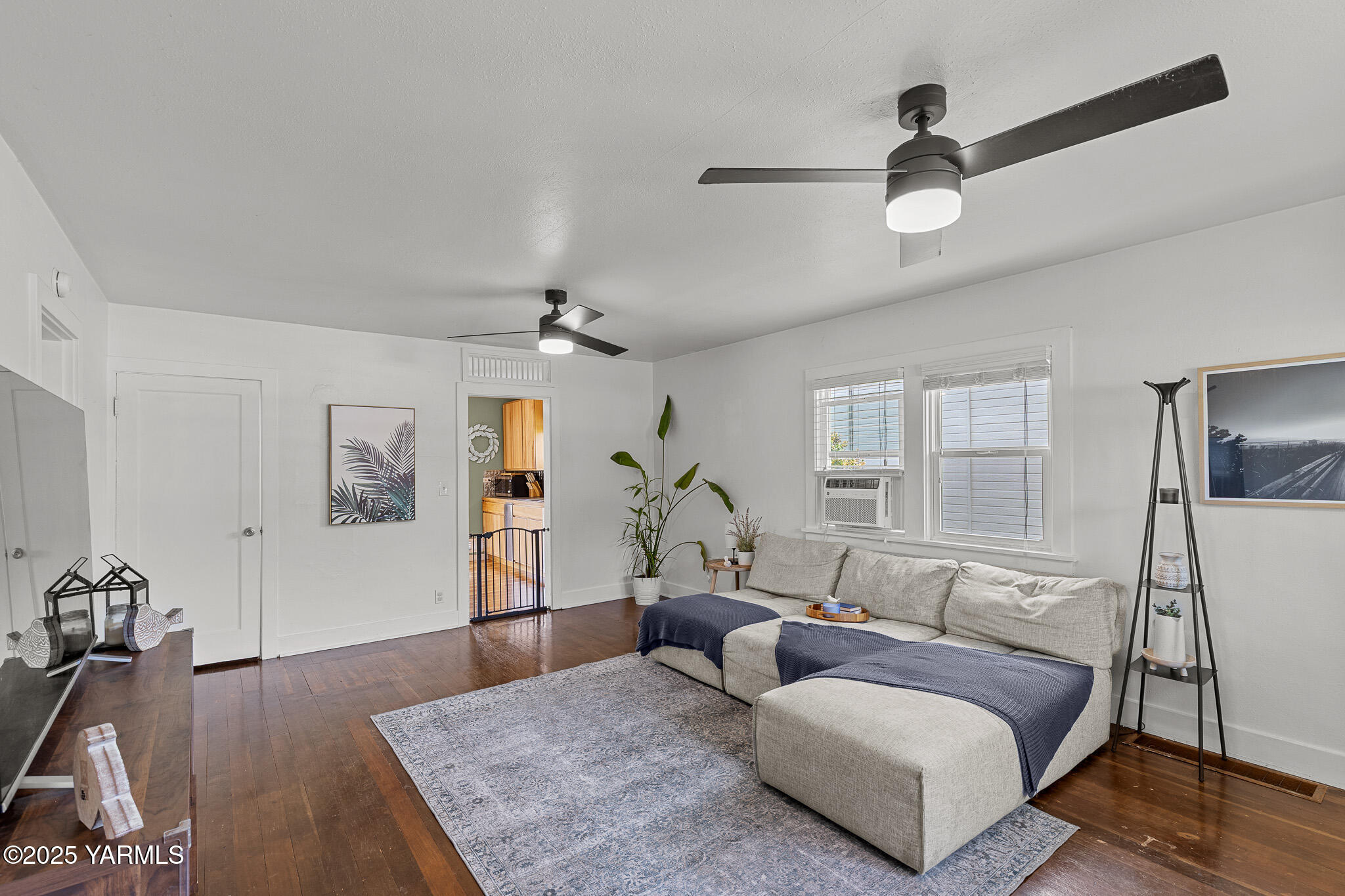 319 Naches Ave