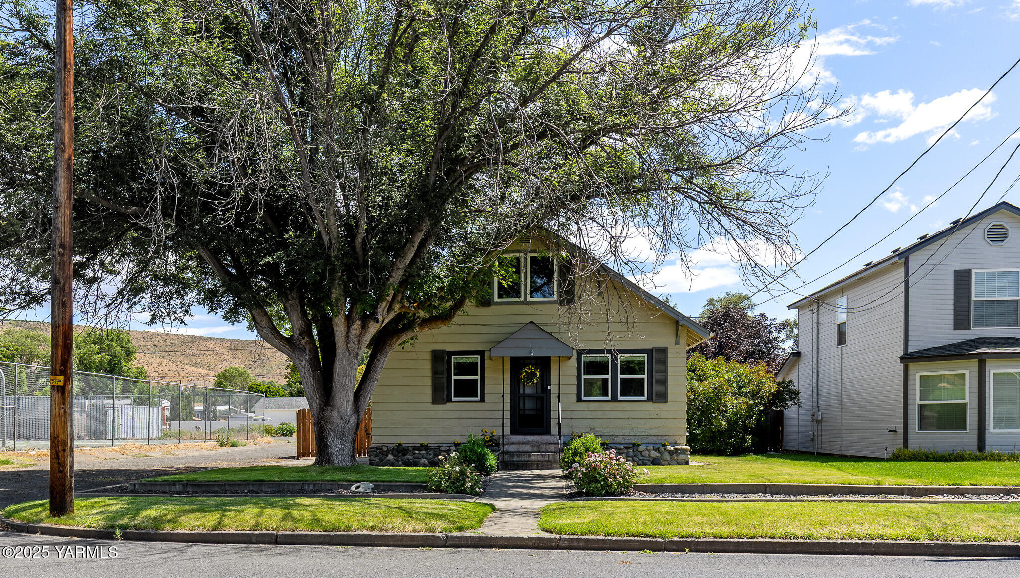 319 Naches Ave
