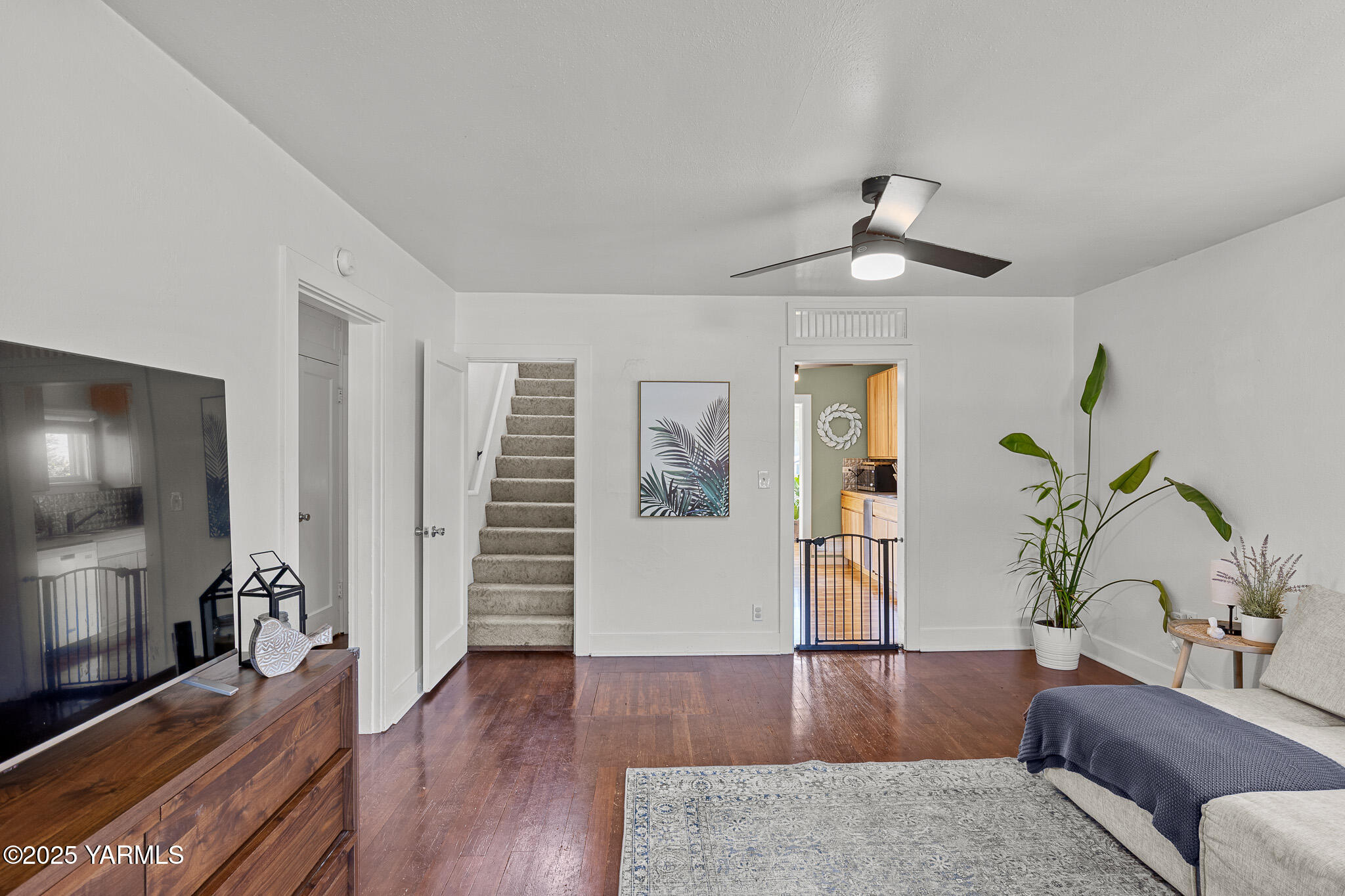319 Naches Ave