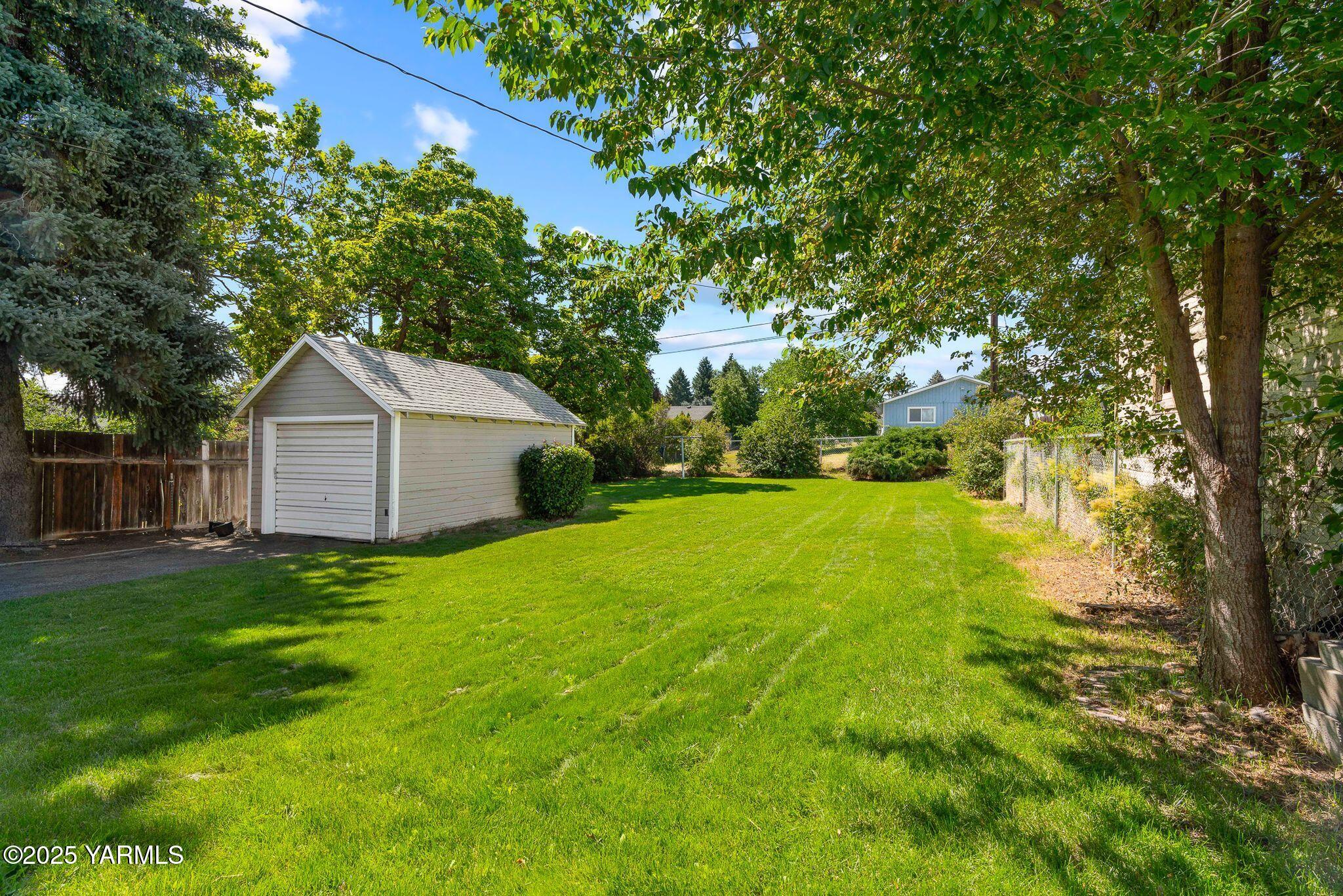 706 W Fremont Ave