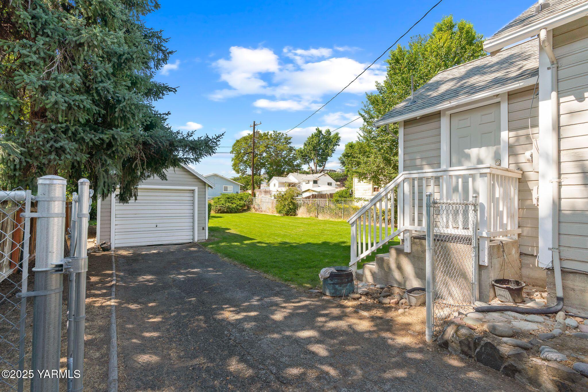 706 W Fremont Ave