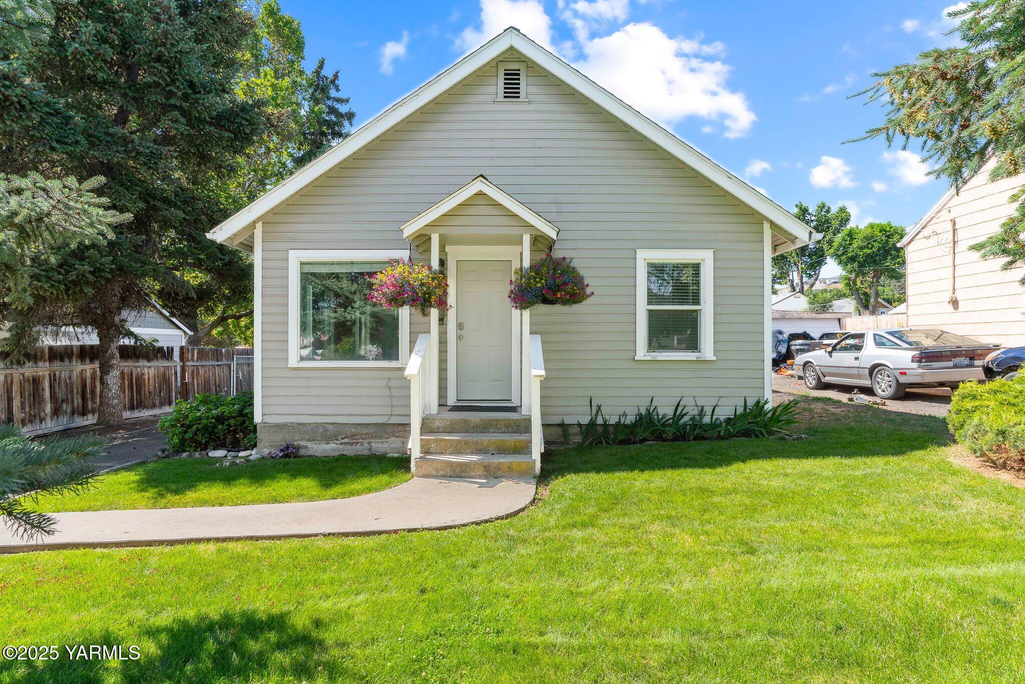 706 W Fremont Ave