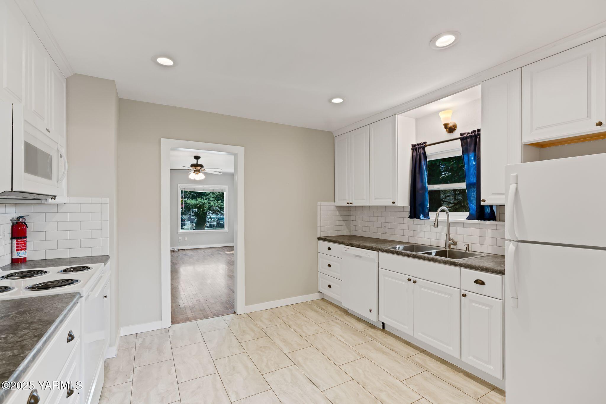 706 W Fremont Ave