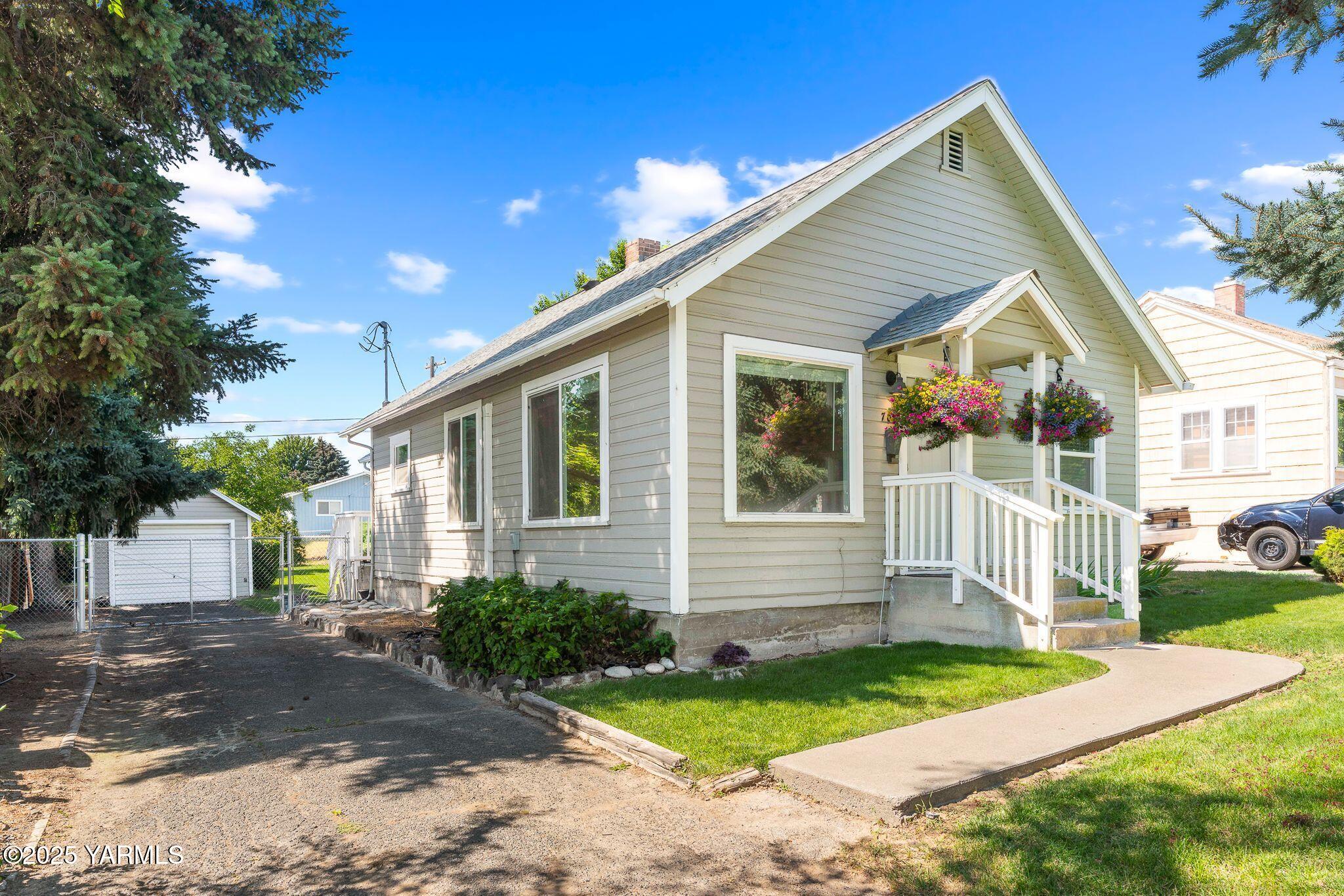 706 W Fremont Ave
