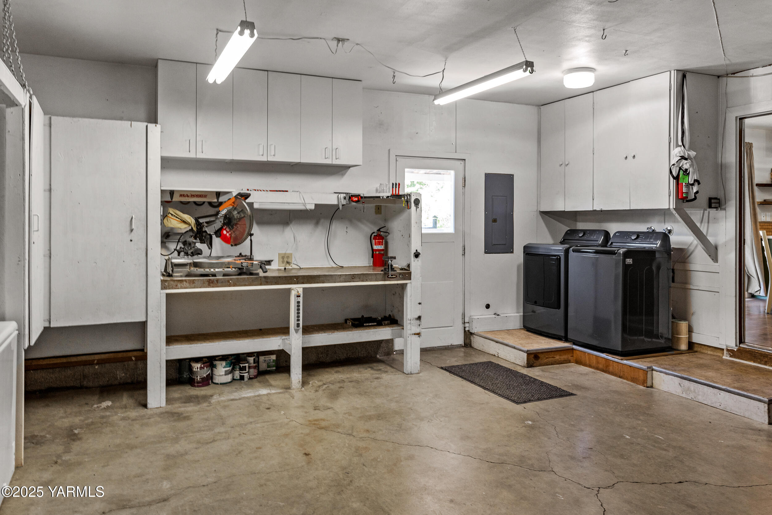 1416 S 34th Ave