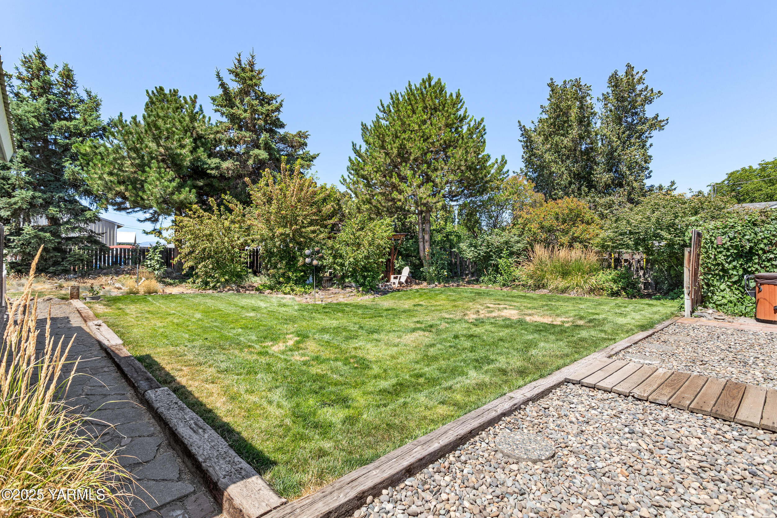 1416 S 34th Ave