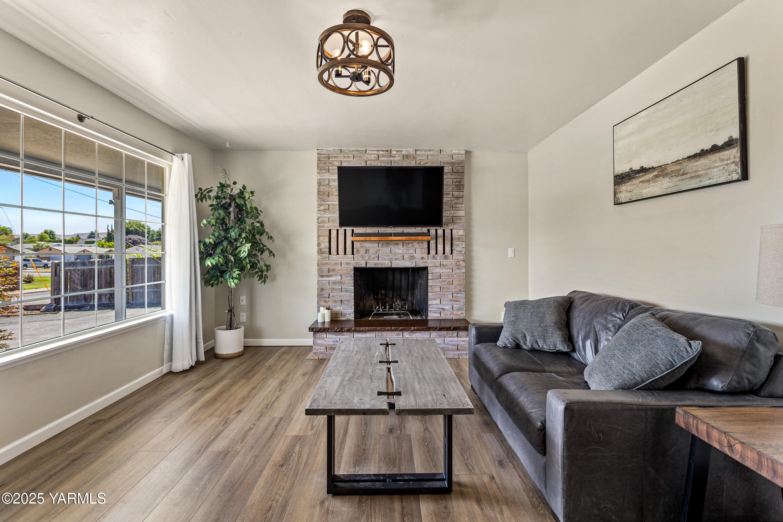 1416 S 34th Ave