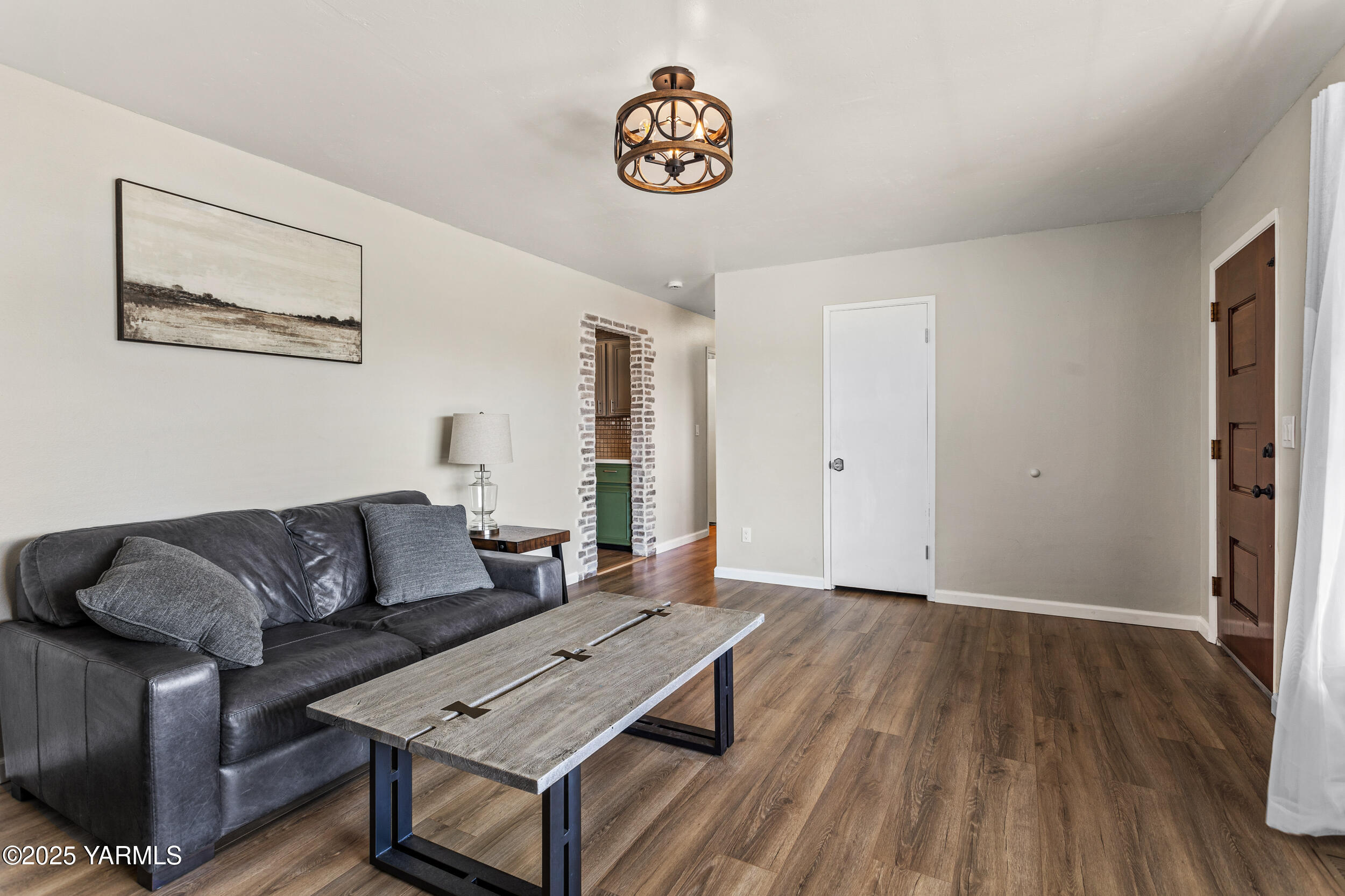 1416 S 34th Ave
