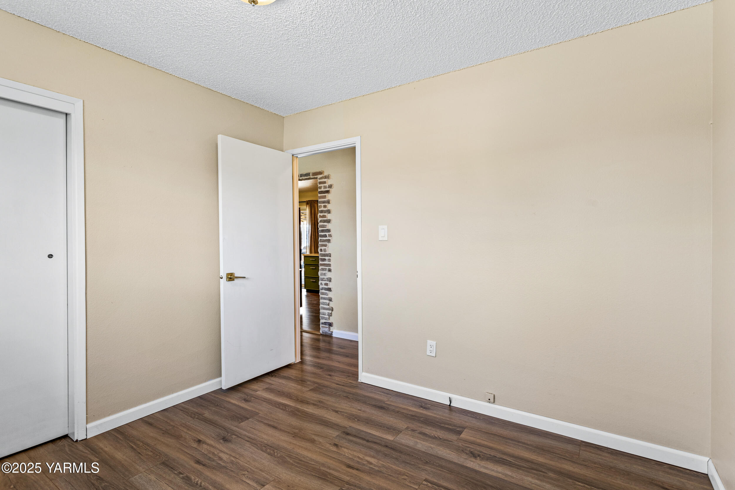 1416 S 34th Ave