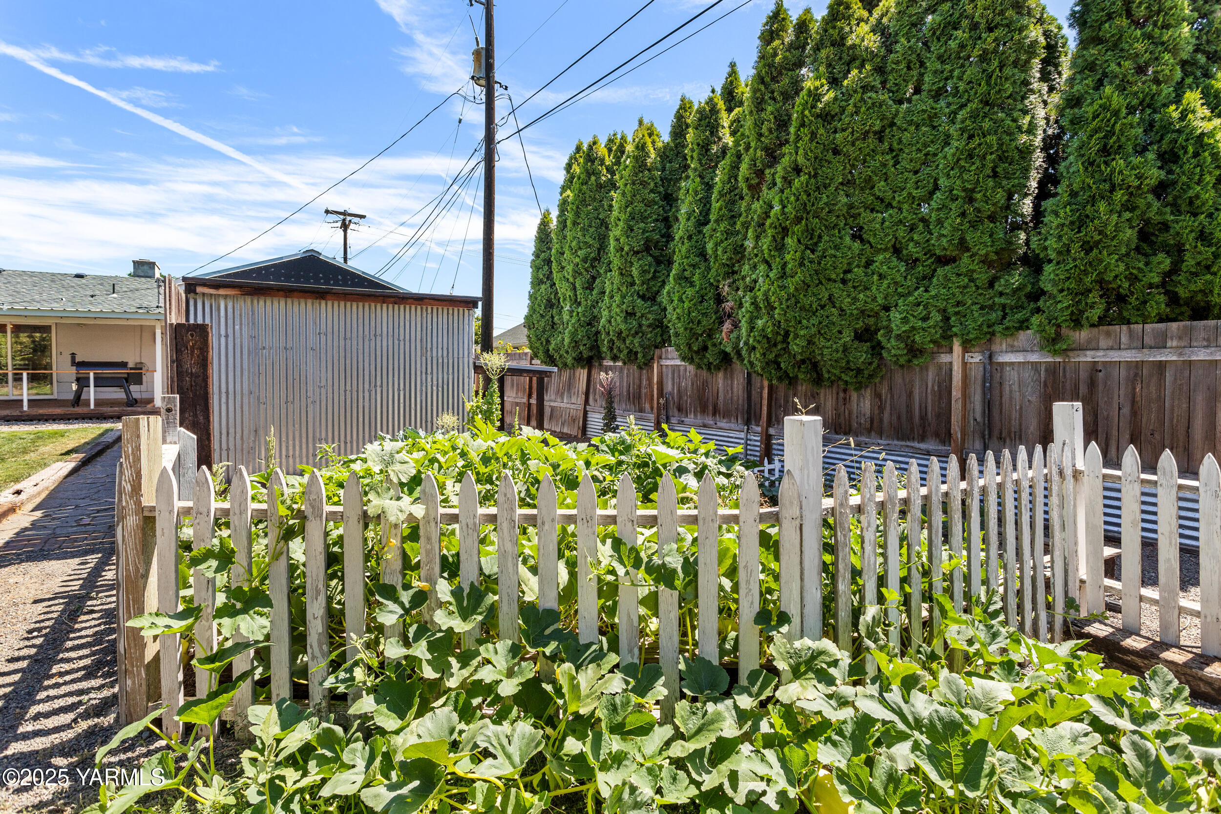 1416 S 34th Ave